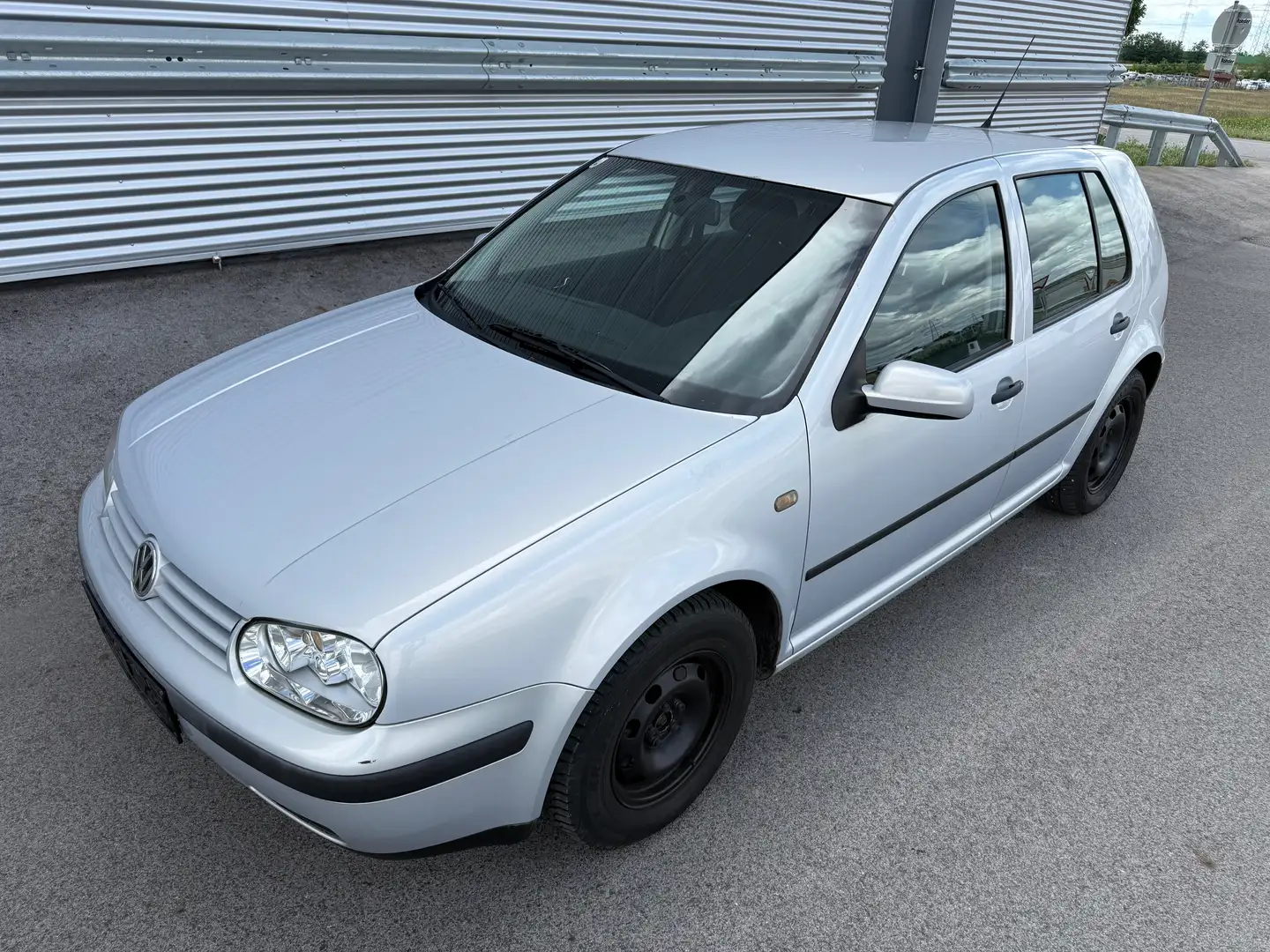 Volkswagen Golf Trendline ID:118 Silber - 1