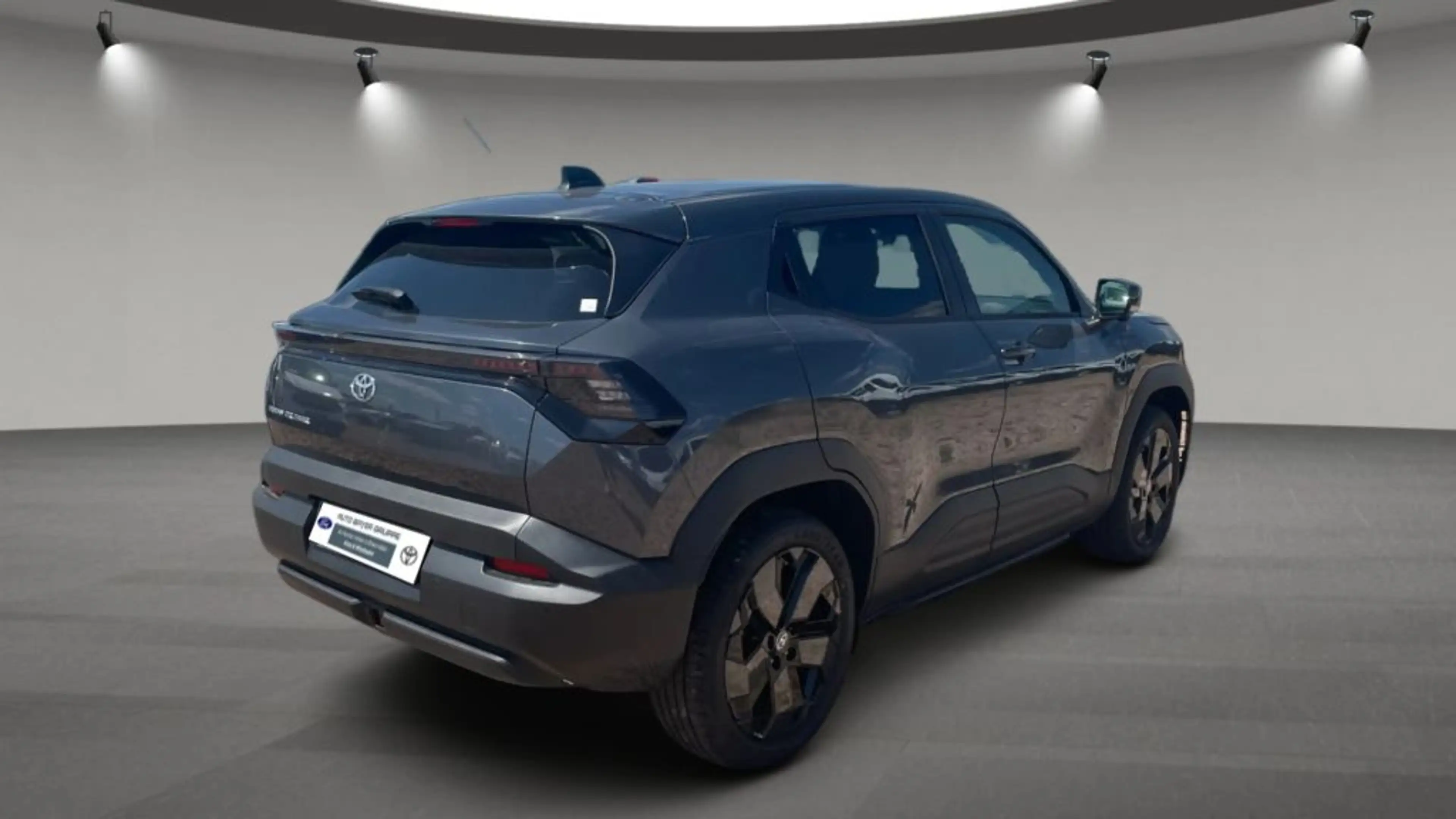 Toyota Urban Cruiser 61kWh Lounge — photo 3