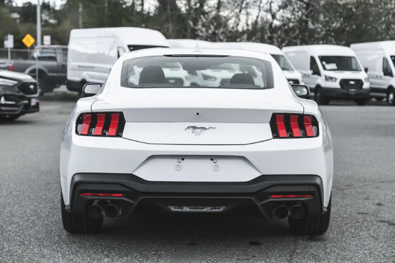 Ford Mustang снимка Ford Mustang