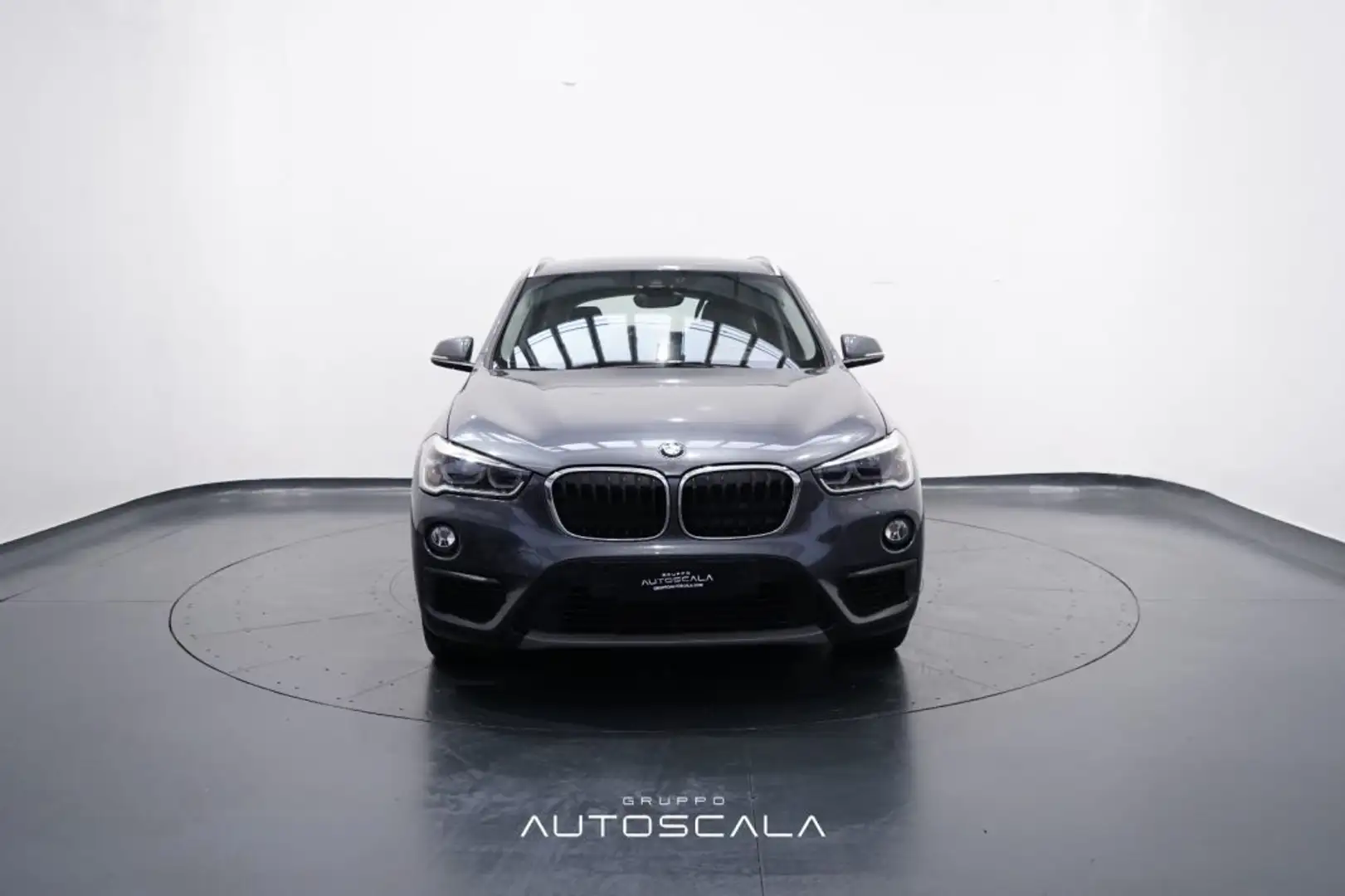 BMW X1 sDrive 16d Cambio Automatico Advantage Grigio - 2