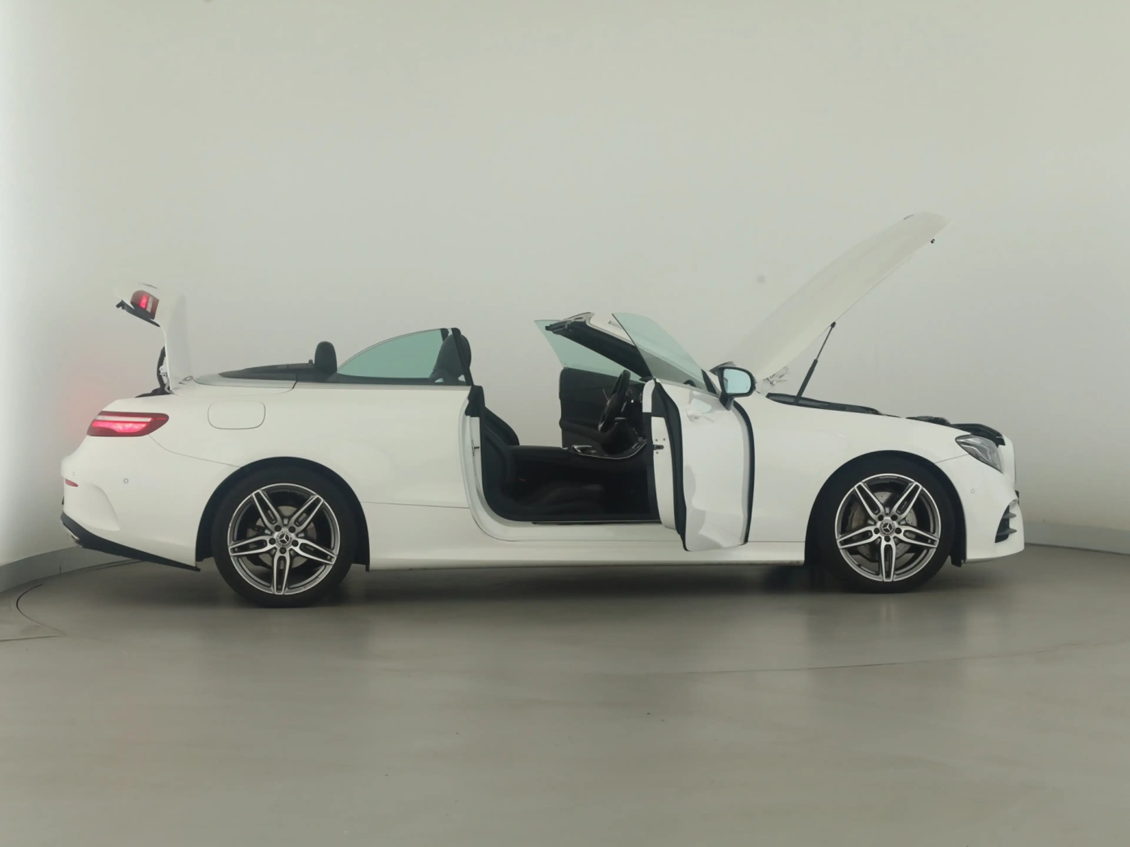 Mercedes-Benz E 200 Cabrio AMG-Line*Airscarf*Aircap*Sitzklima* — photo 8