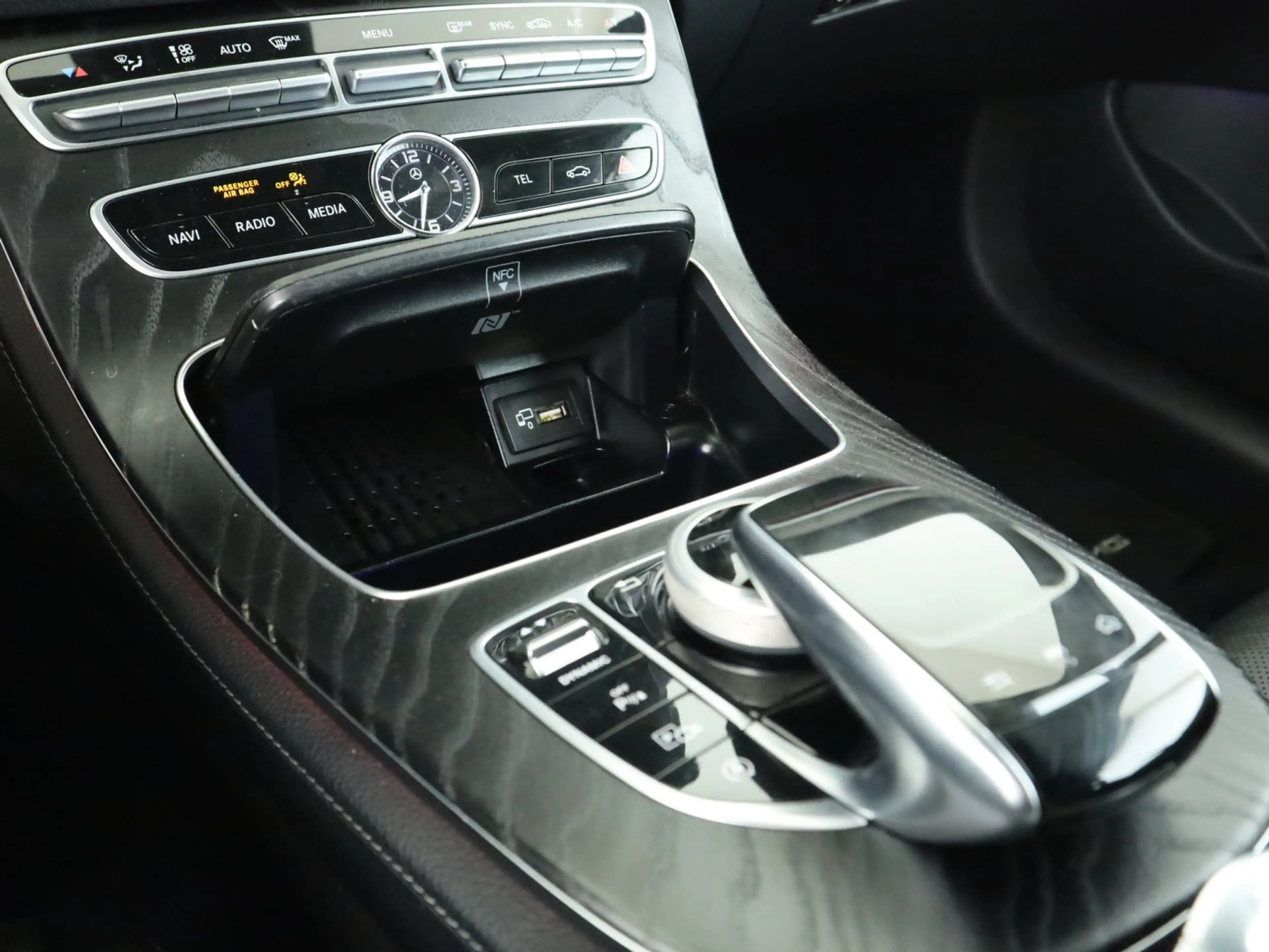 Mercedes-Benz E 200 Cabrio AMG-Line*Airscarf*Aircap*Sitzklima* — photo 15