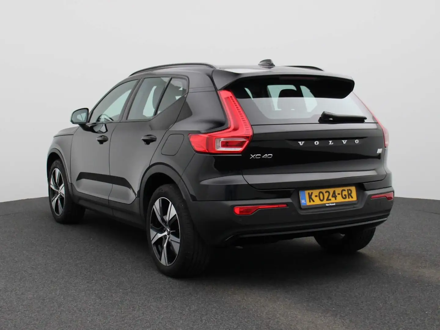 Volvo XC40 Recharge P8 AWD R-Design | Half-Leder | Navi | ECC Zwart - 2