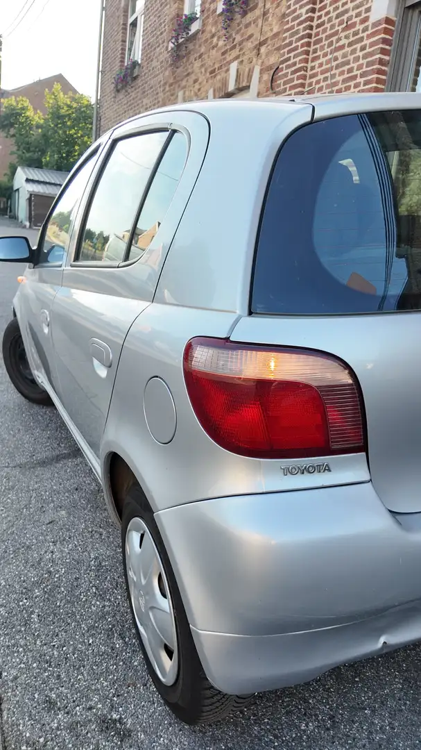 Toyota Yaris 1.0i VVT-i 16v Linea Natura - 1