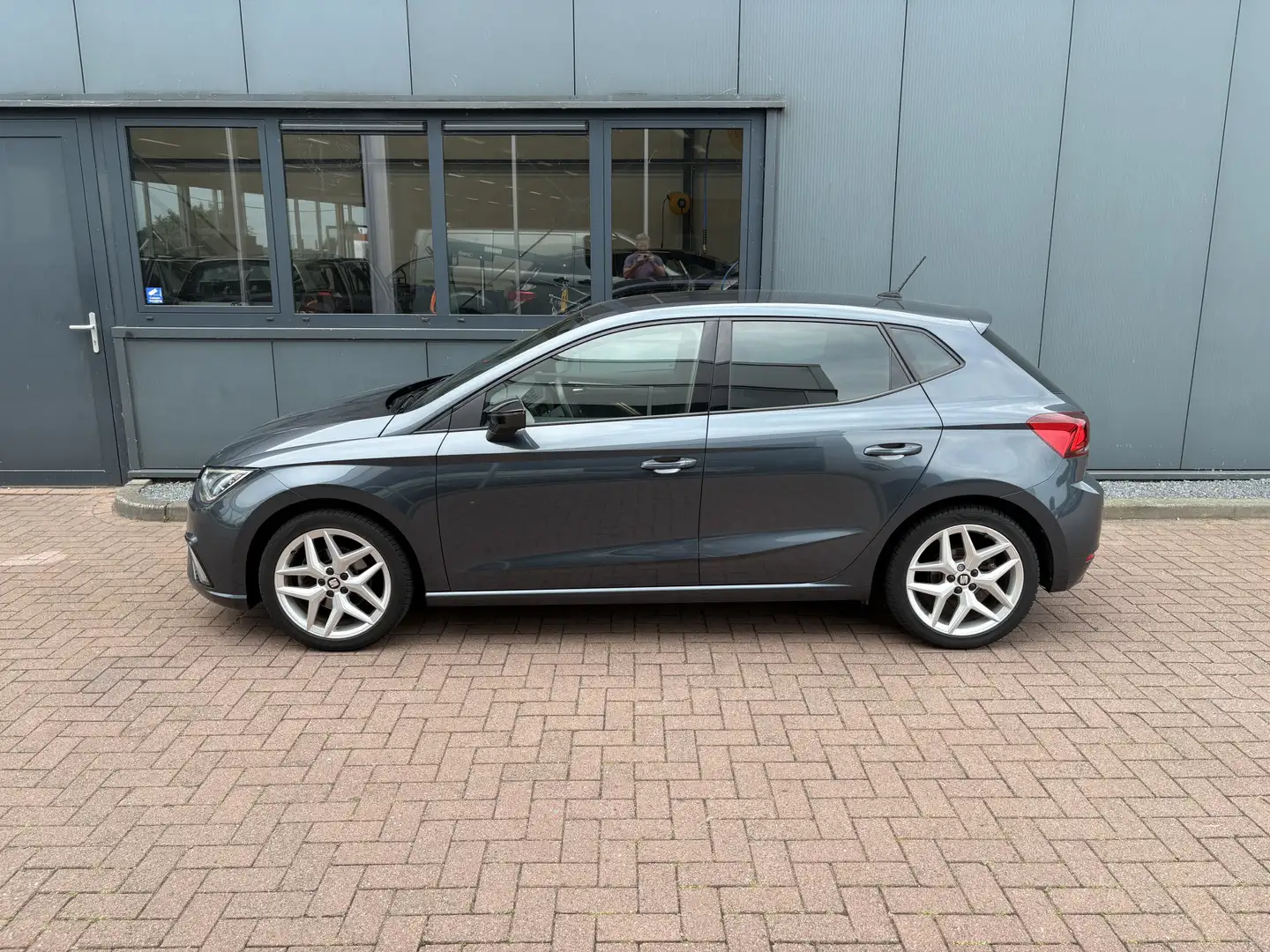 SEAT Ibiza 1.0 TSi DSG 110pk FR Business Intense Plus CAMERA/ Grigio - 2