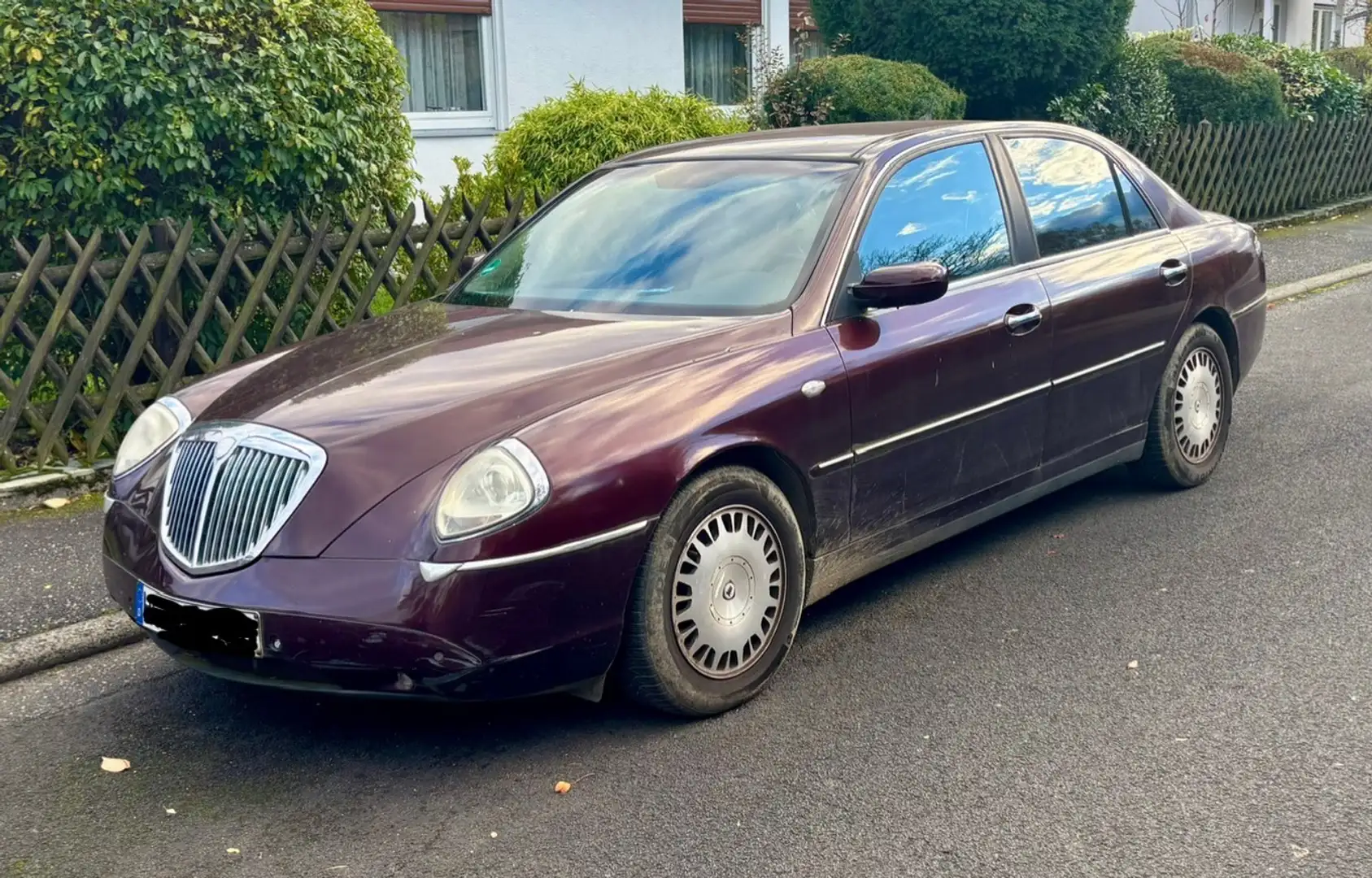 Lancia Thesis 2.4 20V Comfortronic Emblema Rot - 1