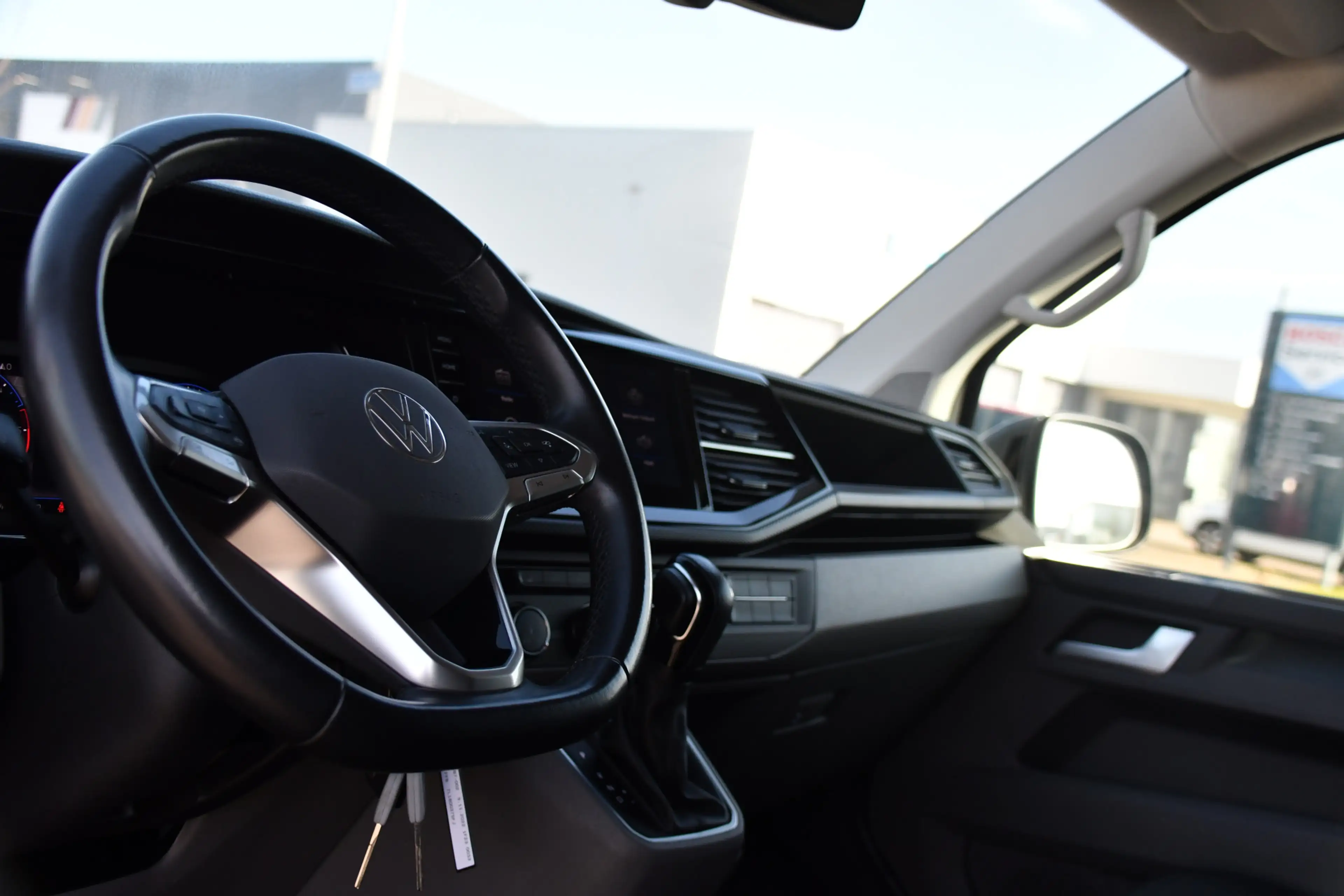 Volkswagen Transporter 2.0 TDI L2H1 32 DC Bulli 4Motion Virtual, Adaptiev — photo 2