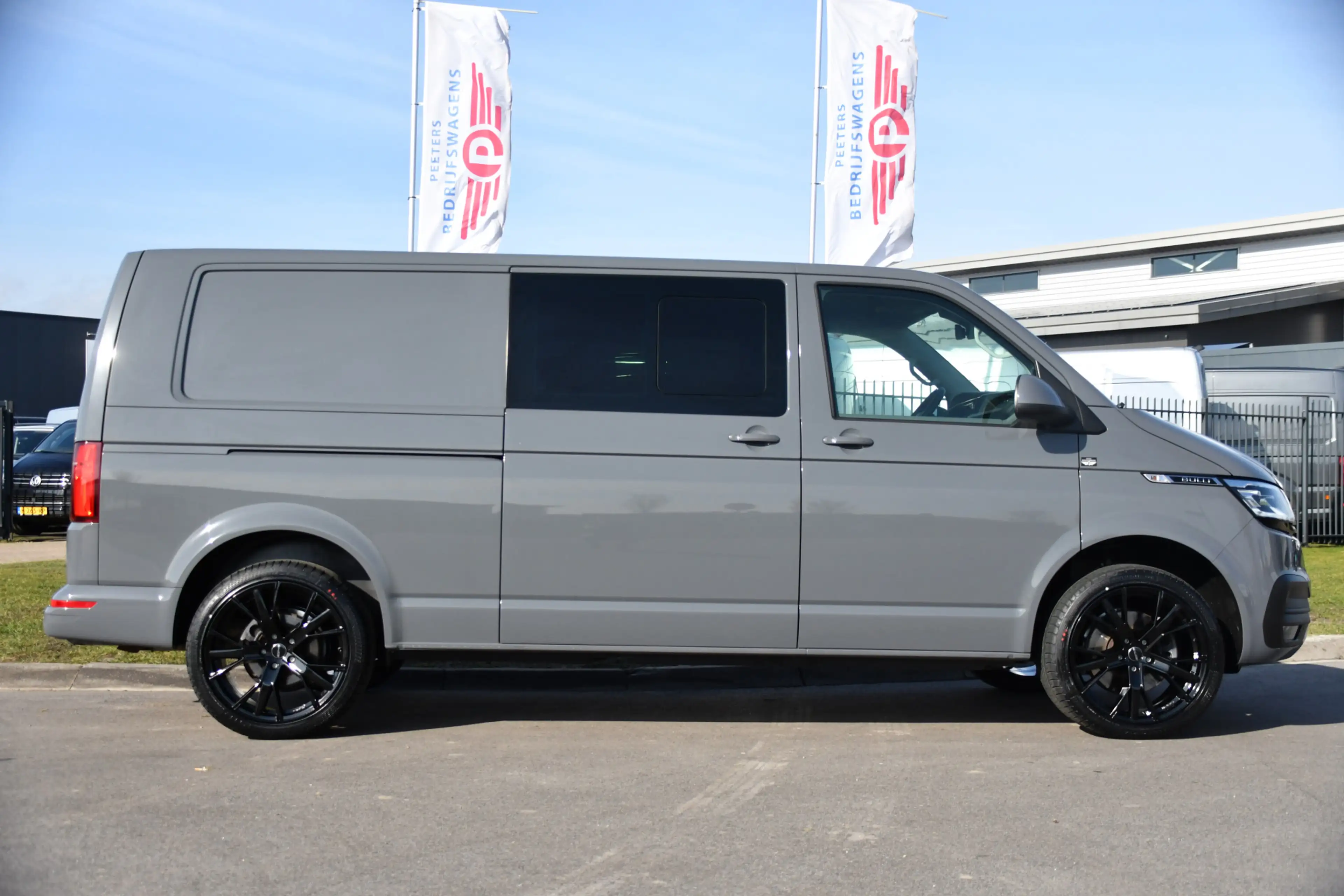 Volkswagen Transporter 2.0 TDI L2H1 32 DC Bulli 4Motion Virtual, Adaptiev — photo 8