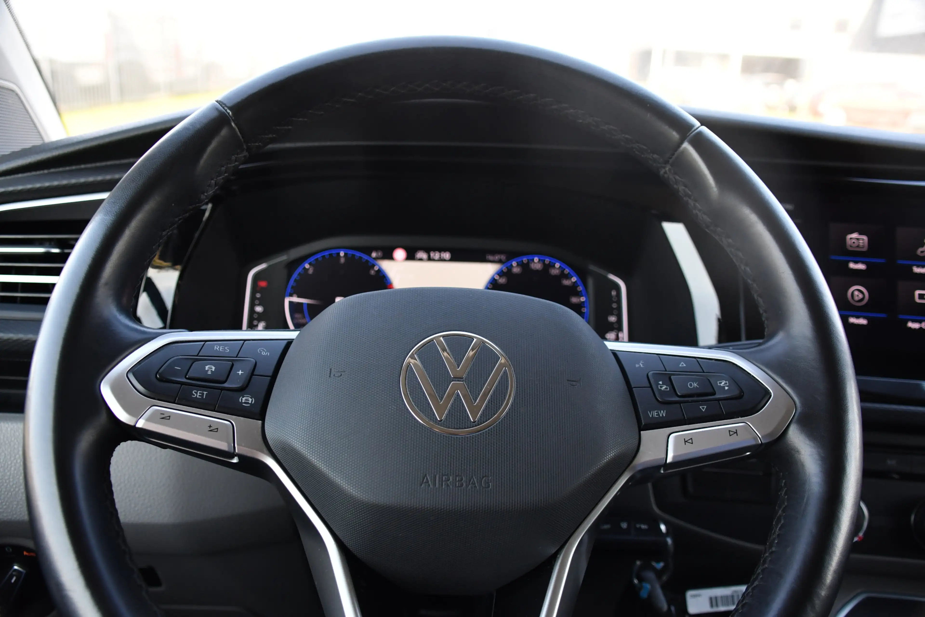 Volkswagen Transporter 2.0 TDI L2H1 32 DC Bulli 4Motion Virtual, Adaptiev — photo 14