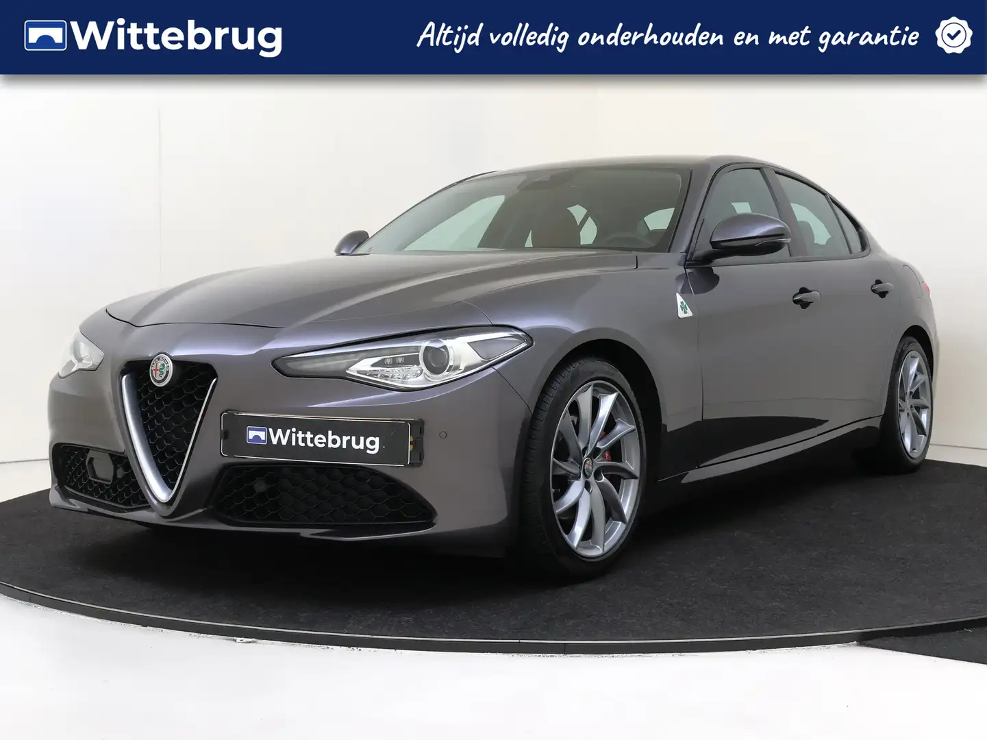 Alfa Romeo Giulia 2.0T Super | Dealer Onderhouden | Leren bekleding Grijs - 1