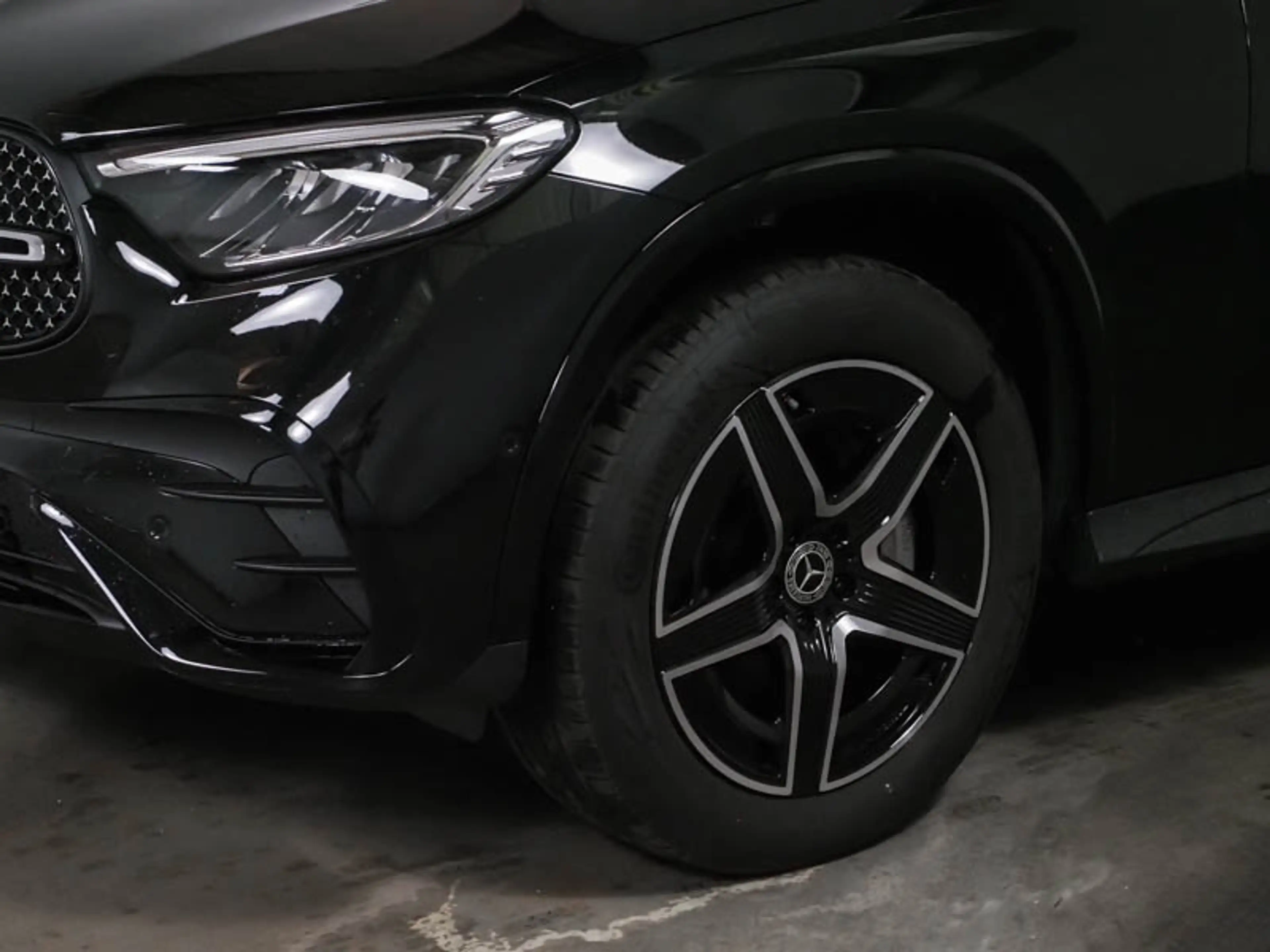Mercedes-Benz GLC 300 Coupé e 4MATIC AMG Plug-In Hybride AMG Line | Nigh — photo 9