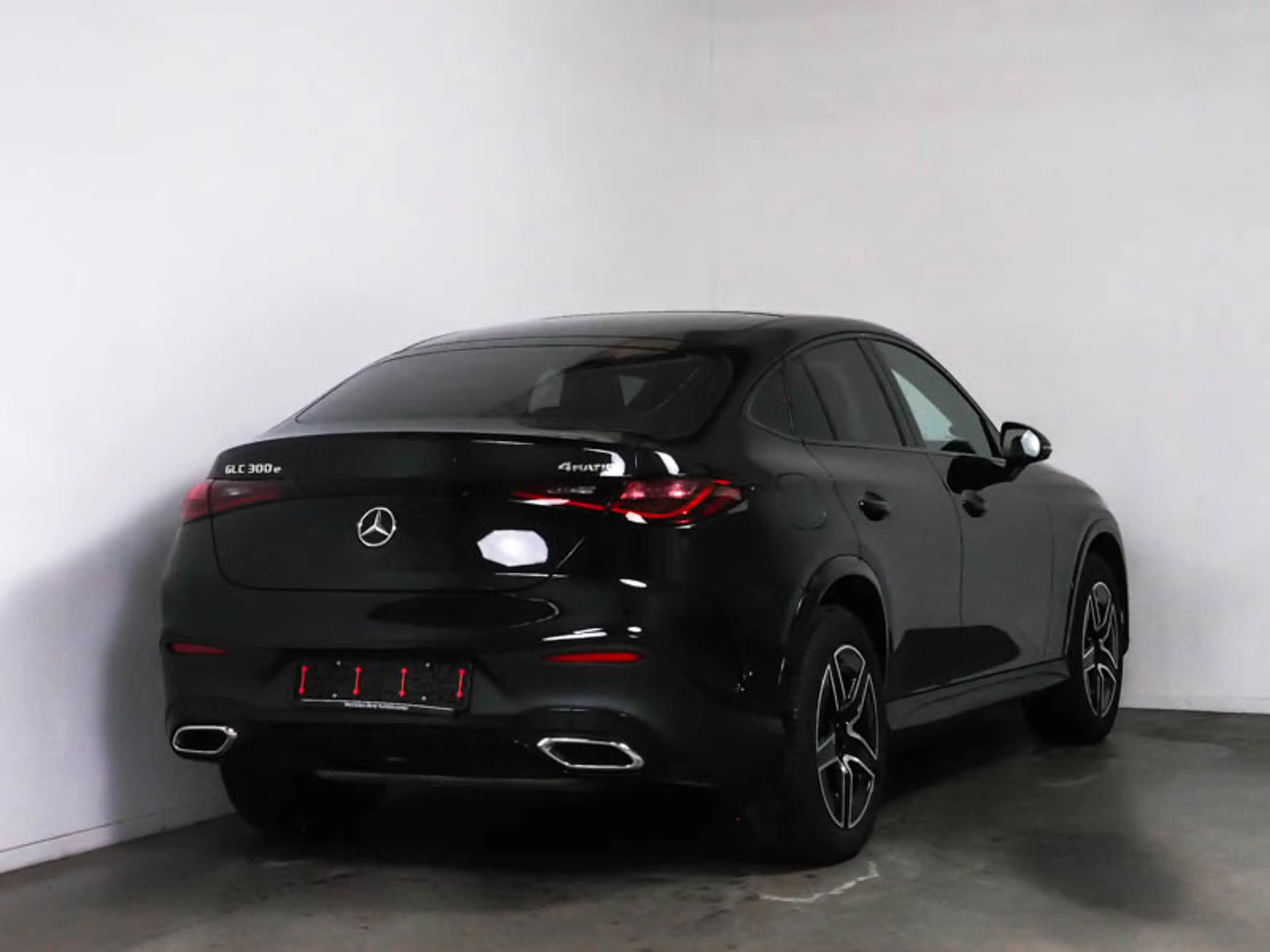 Mercedes-Benz GLC 300 Coupé e 4MATIC AMG Plug-In Hybride AMG Line | Nigh — photo 2