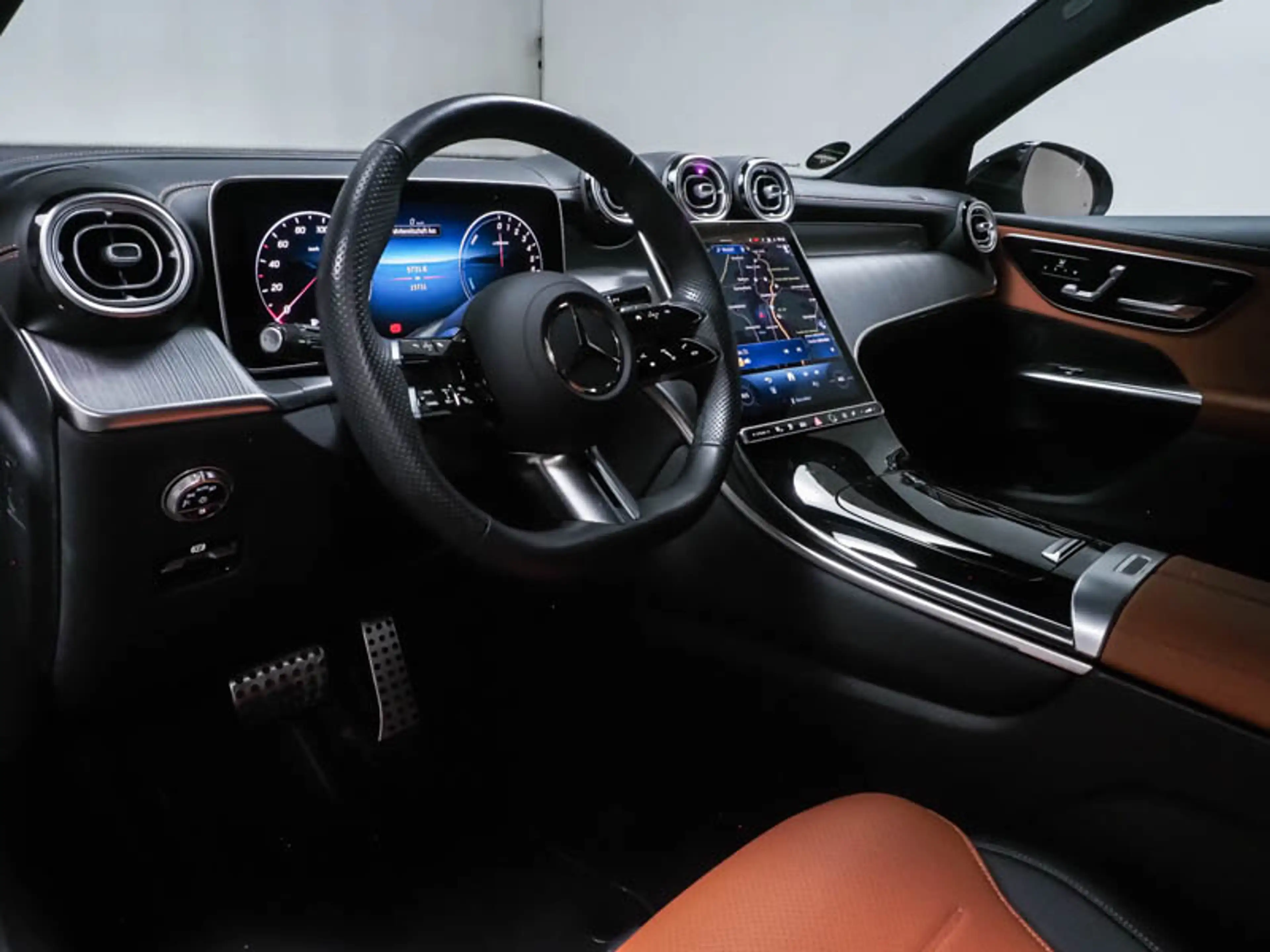 Mercedes-Benz GLC 300 Coupé e 4MATIC AMG Plug-In Hybride AMG Line | Nigh — photo 3