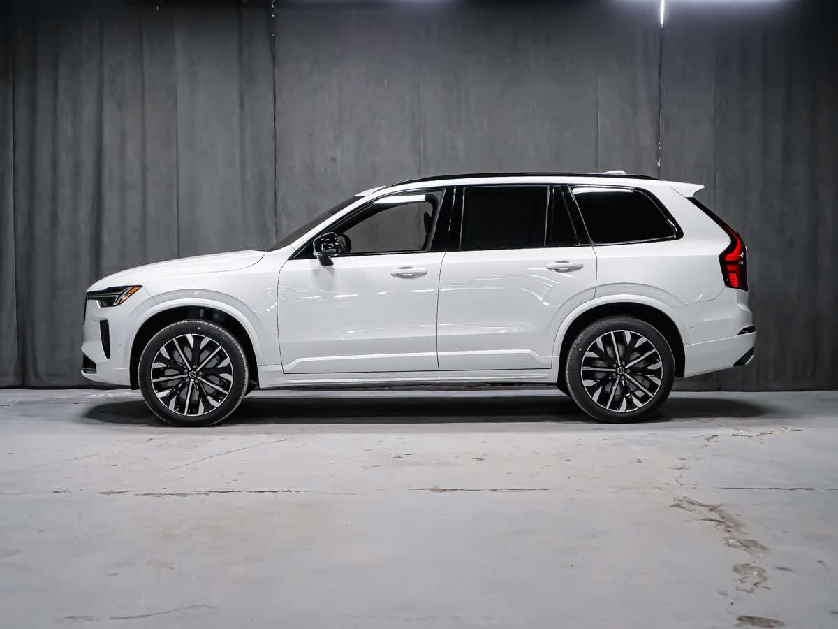 2026 Volvo XC90 Ultra 7-Seater (Dark Theme) alt 4