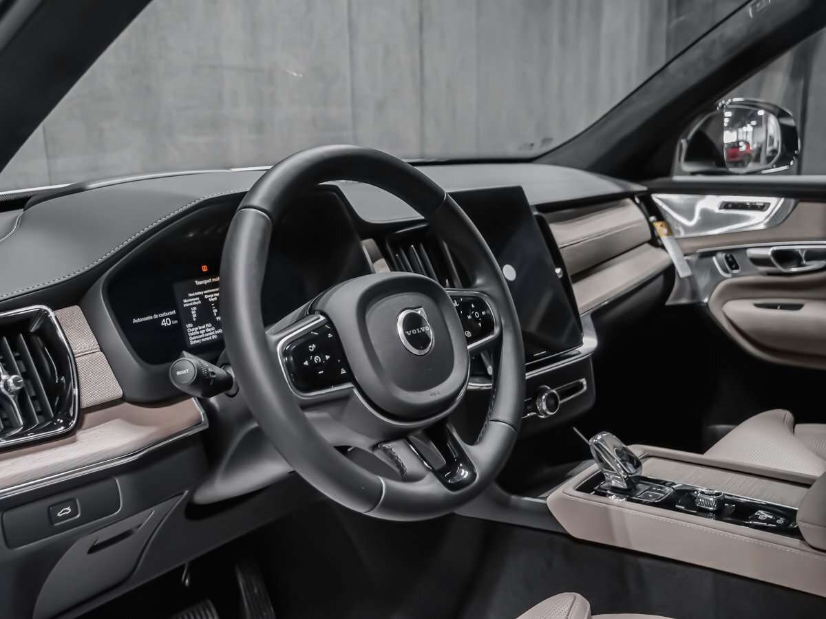 2026 Volvo XC90 Ultra 7-Seater (Dark Theme) thumb 8