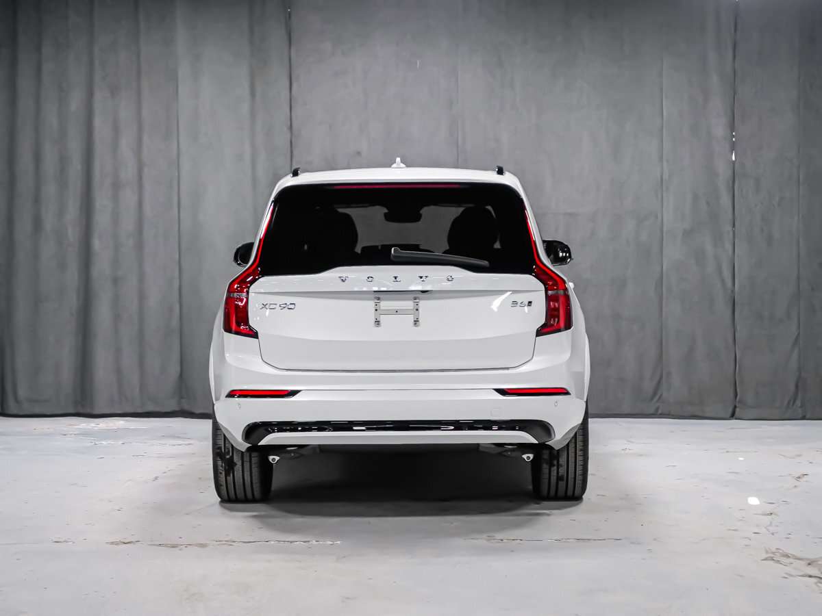 2026 Volvo XC90 Ultra 7-Seater (Dark Theme) alt 5