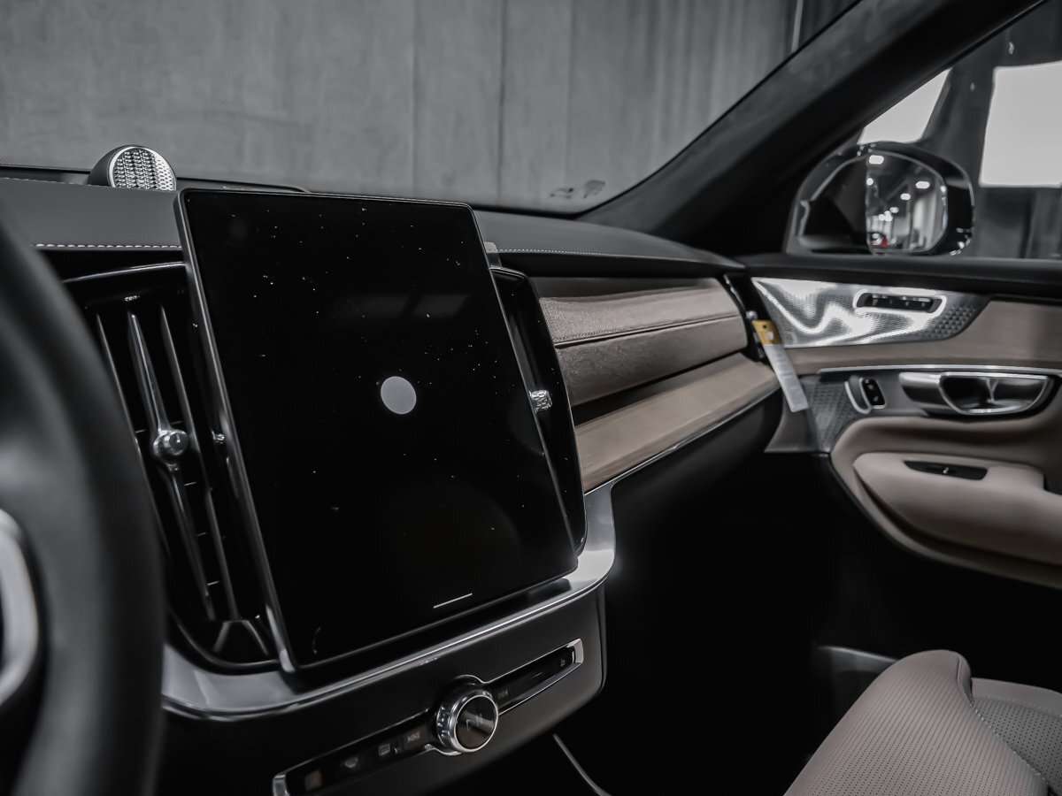 2026 Volvo XC90 Ultra 7-Seater (Dark Theme) thumb 12