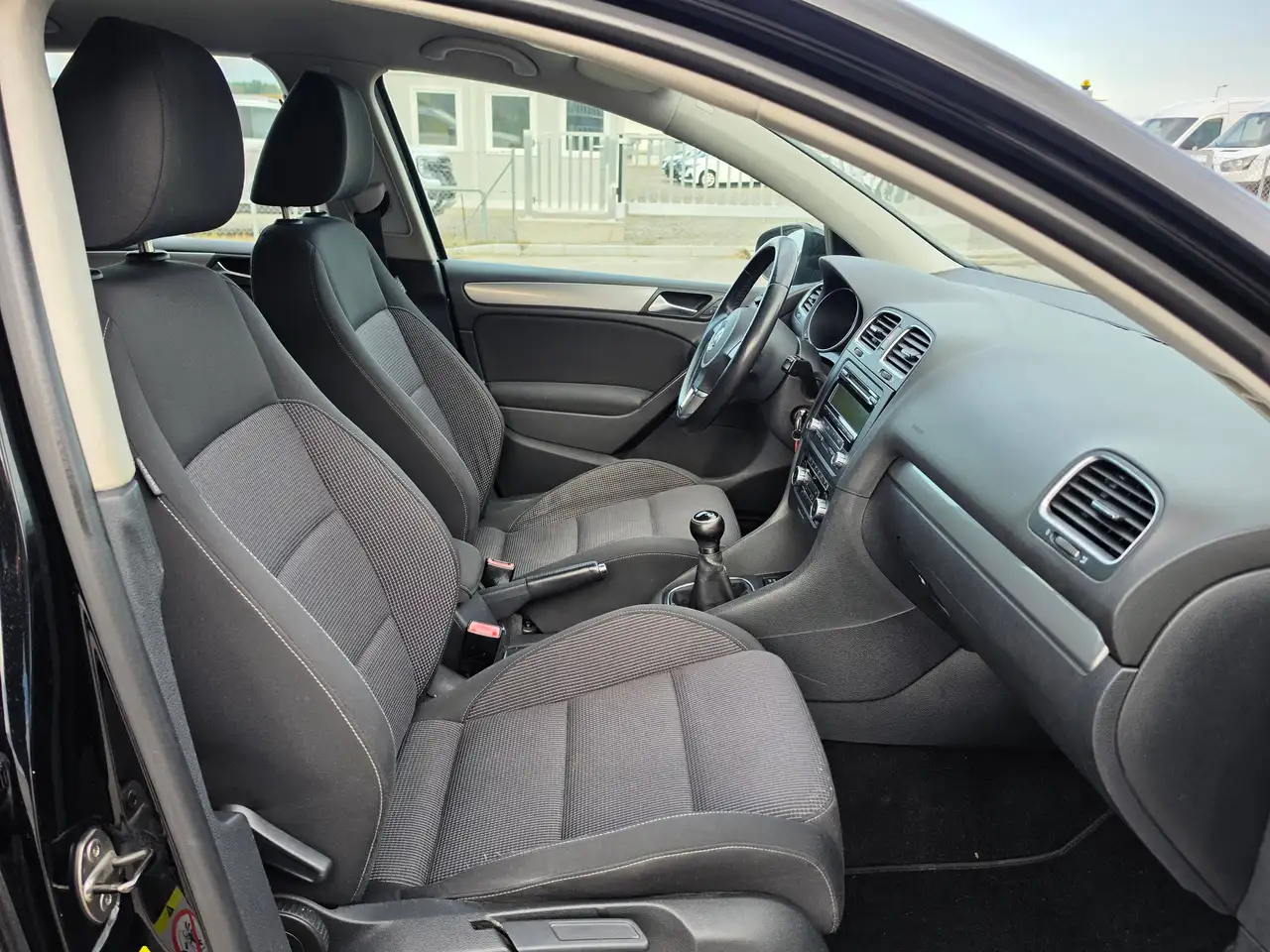 Volkswagen Golf 1.6 TDI – Bild 13