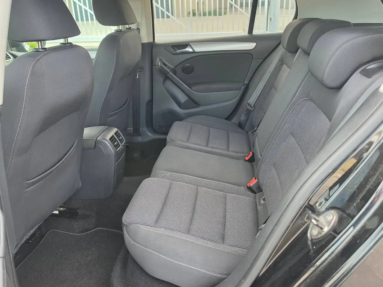 Volkswagen Golf 1.6 TDI – Bild 15