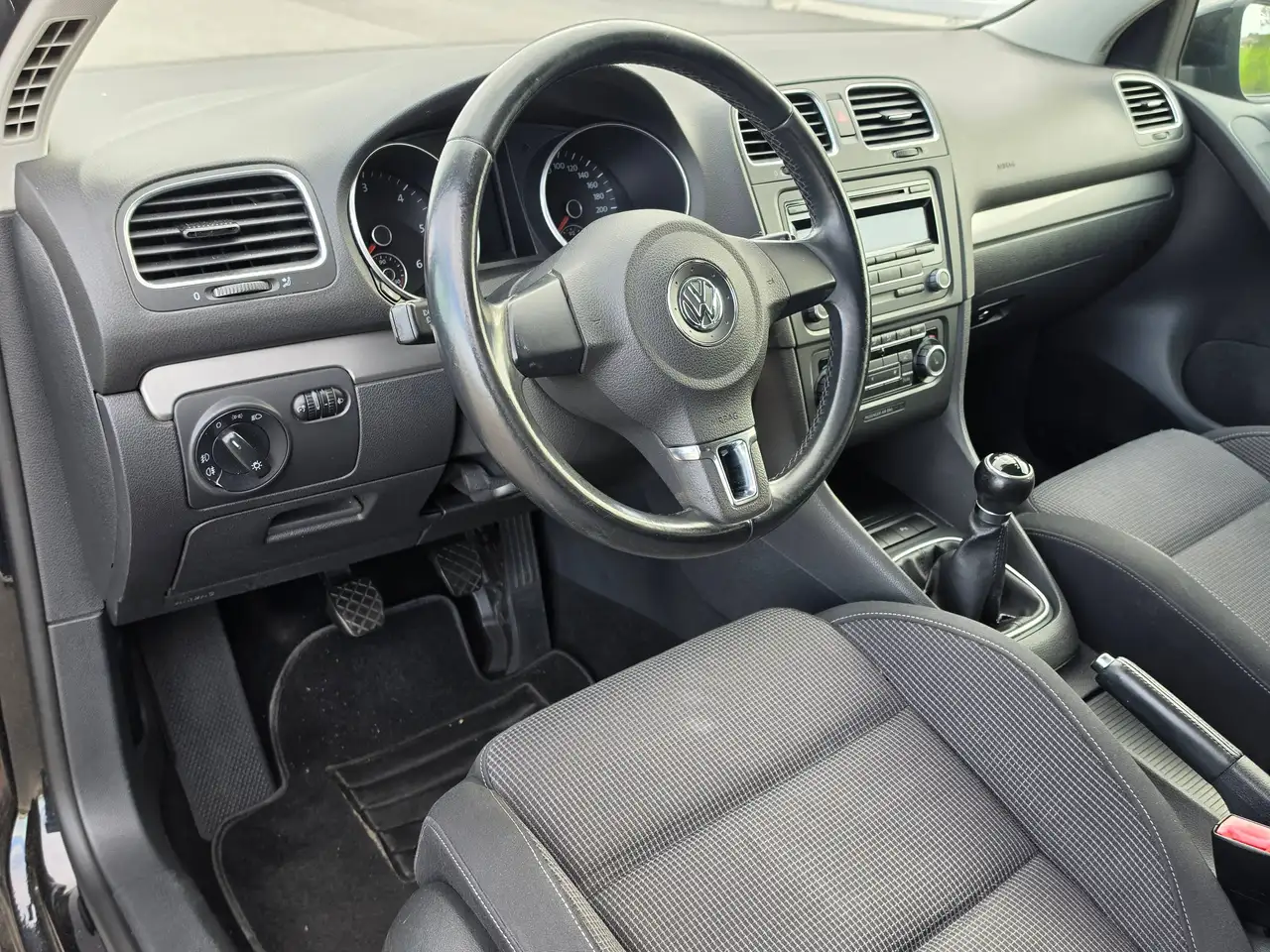 Volkswagen Golf 1.6 TDI – Bild 11