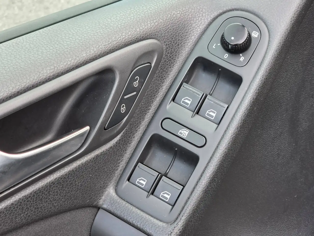 Volkswagen Golf 1.6 TDI – Bild 16