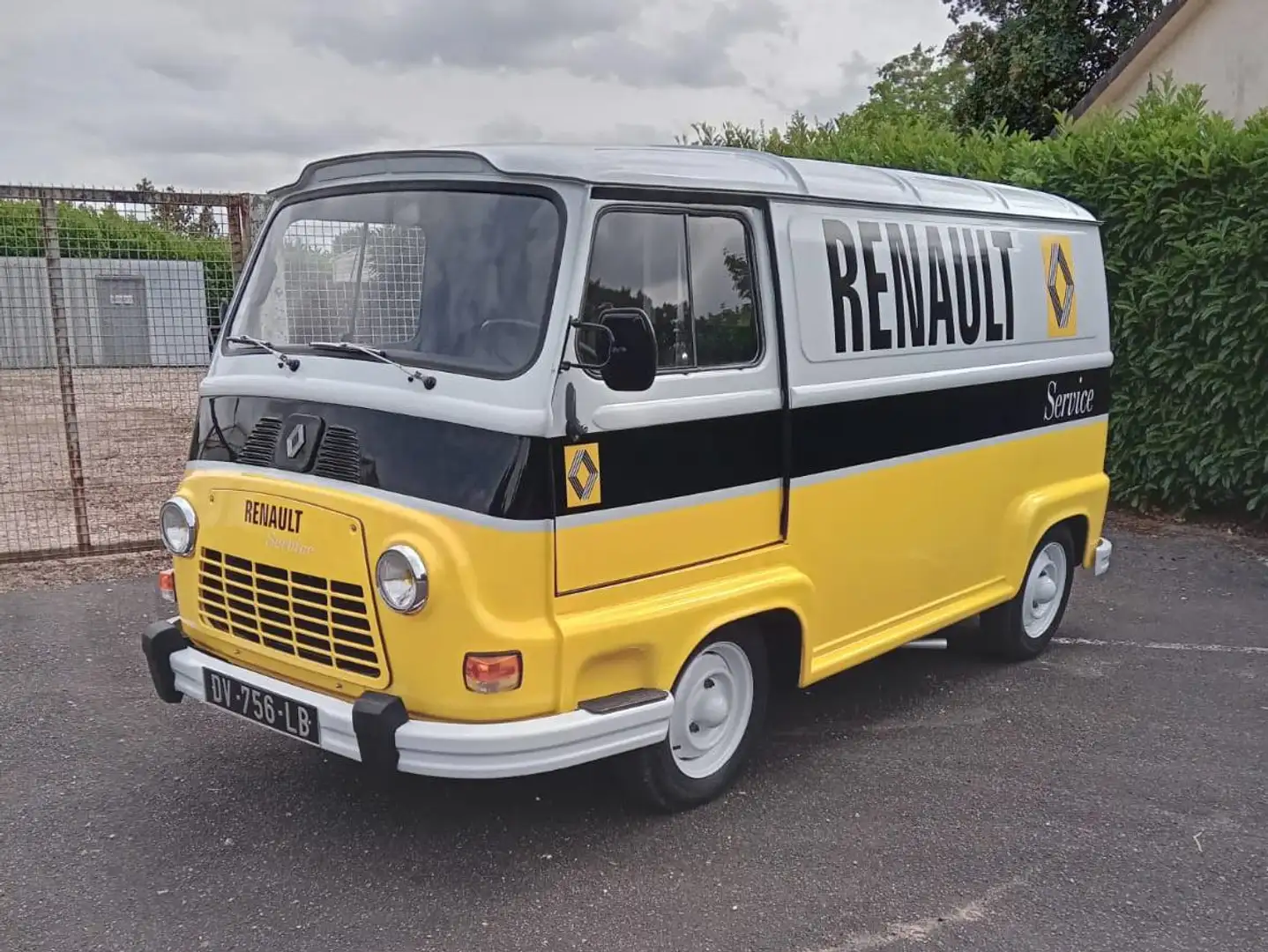 Oldtimer Renault R2136 bijela - 1