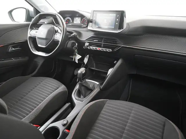 Peugeot 208 view 2