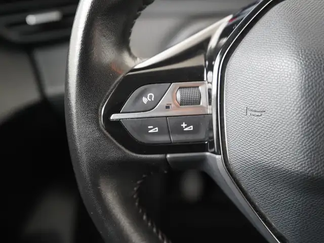 Peugeot 208 view 7