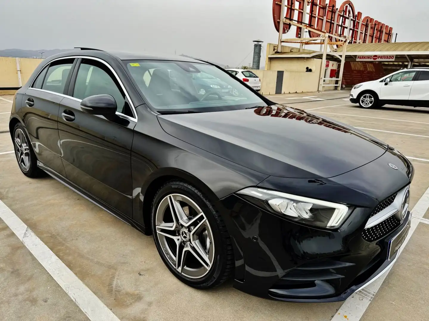 Mercedes-Benz A 180 AMG LINE con TECHO PANORÁMICO, CÁMARA TRASERA... Noir - 1