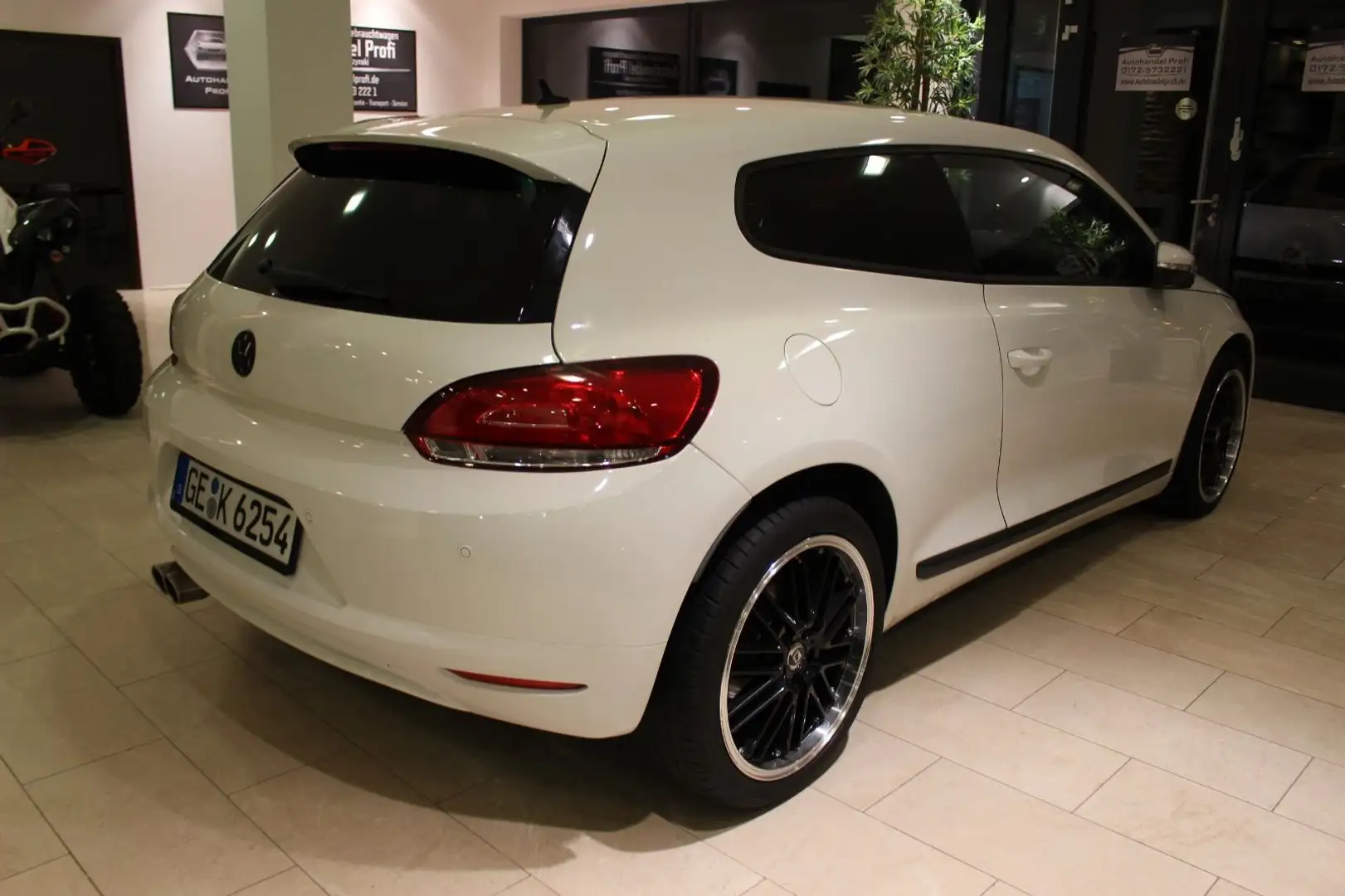Volkswagen Scirocco 1.4 TSI 118 kW Sport ALU AGA TOP DE Biały - 2
