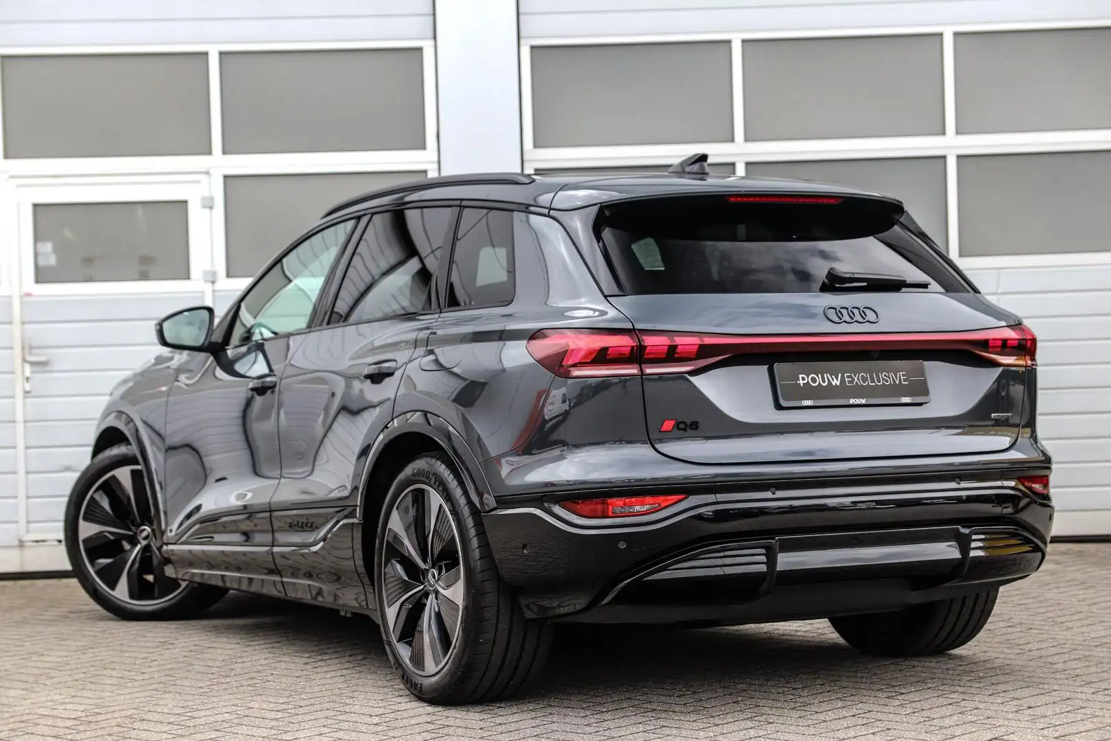 Audi Q6 e-tron quattro 388pk S-Line Edition 100 kWh | Luchtvering Gris - 2