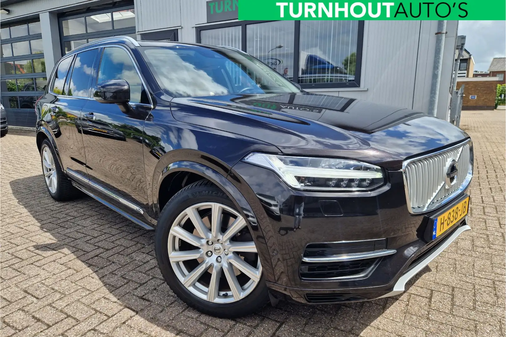 Volvo XC90 2.0 T8 Twin Engine AWD Inscription Luchtvering | B Zwart - 1