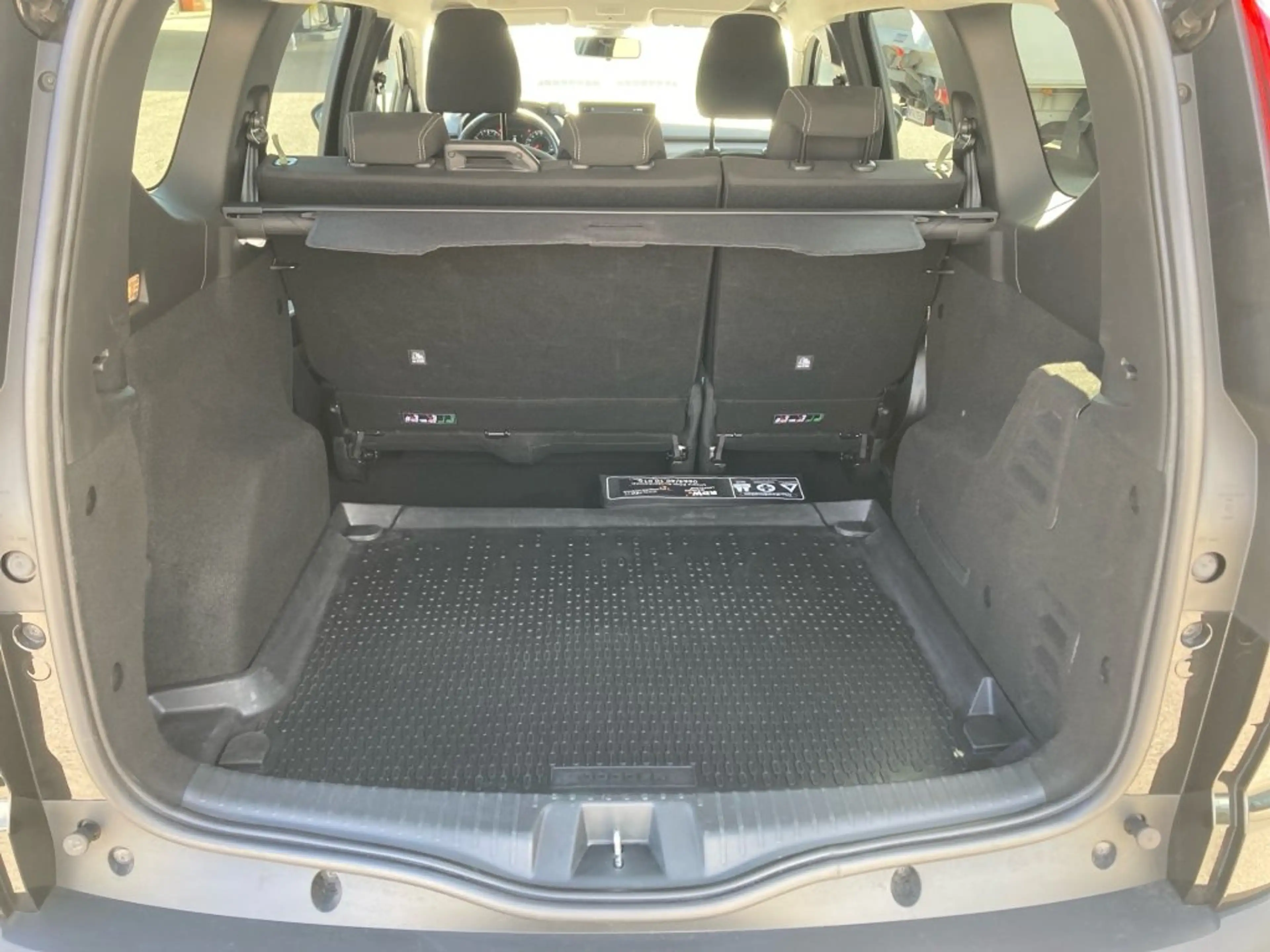 Dacia Jogger Extreme TCe 1 — photo 13