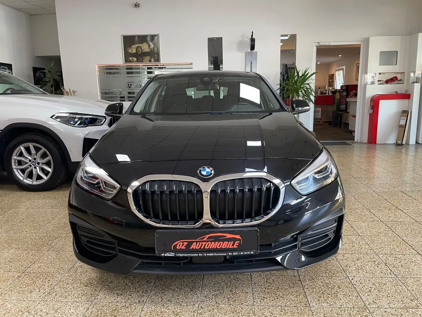 BMW 118 Baureihe 1 Lim. 118 i Advantage Schwarz - 2