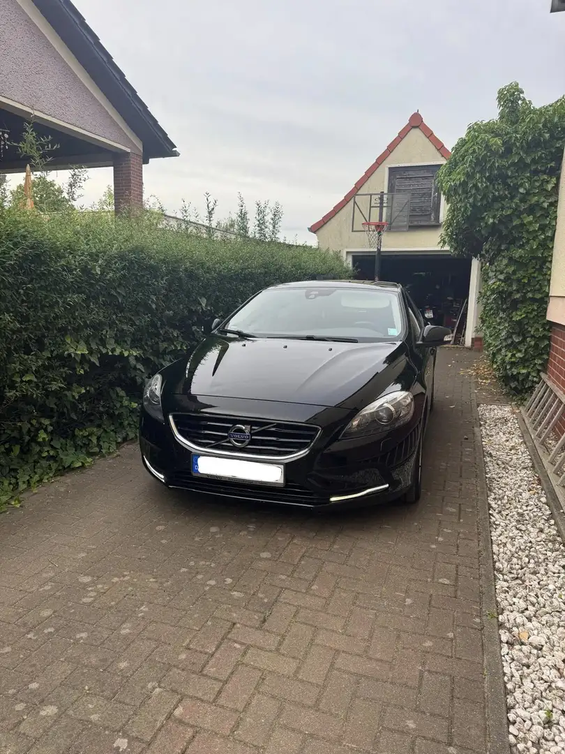 Volvo V40 Basis Schwarz - 1