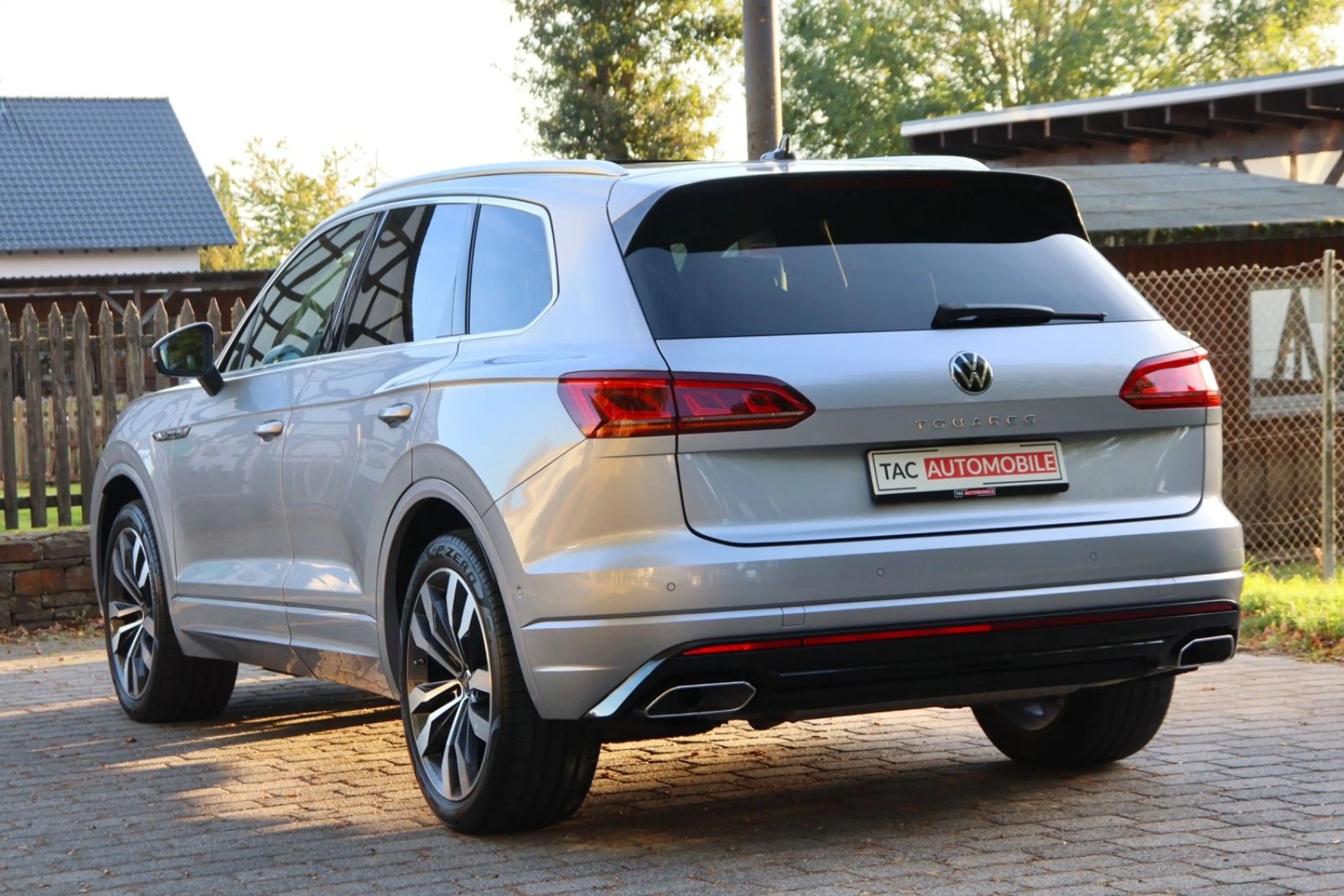 Volkswagen Touareg 2x R-Line 4MO MATRX*LUFT*PANO*AHK*VOLL!* — photo 14