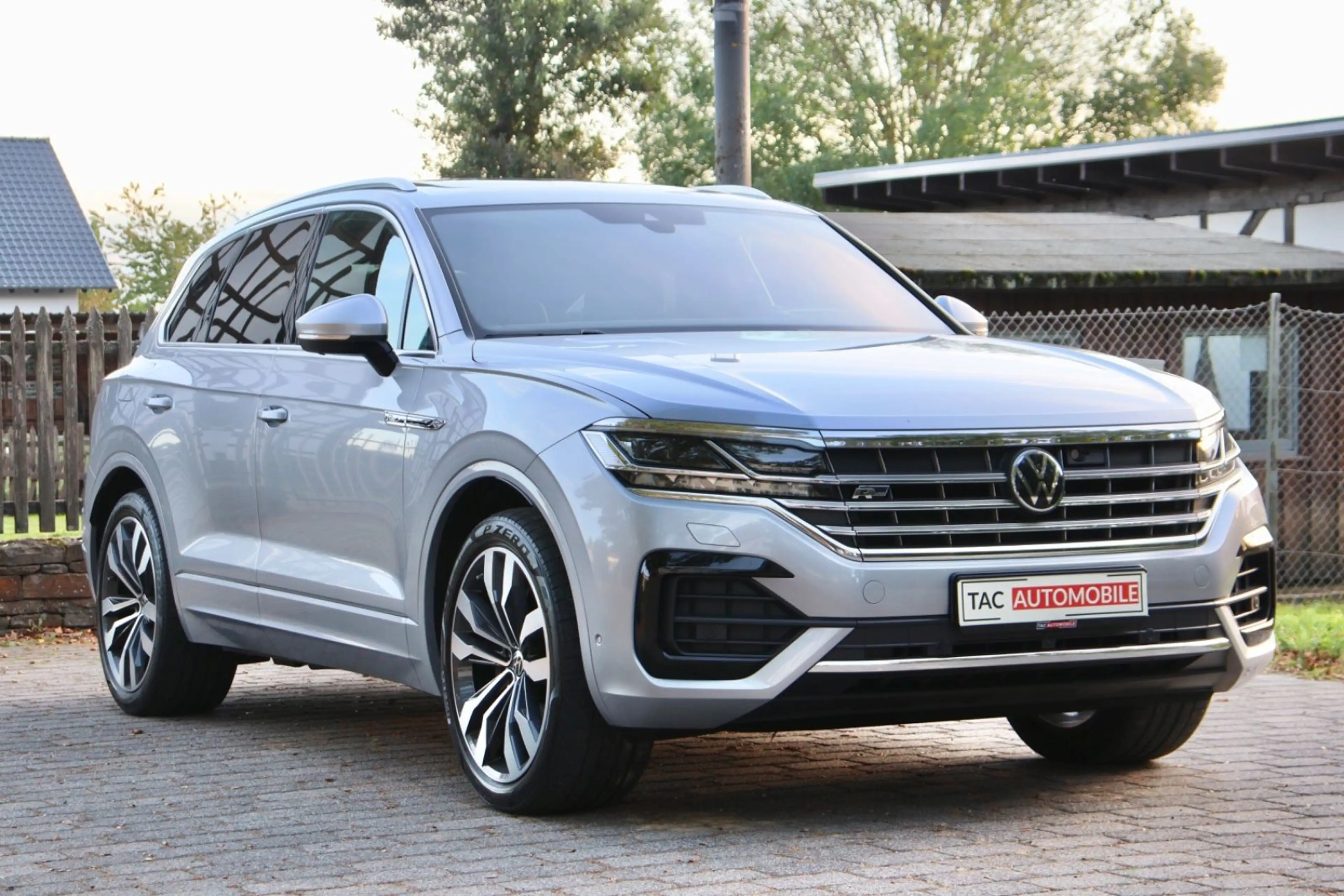 Volkswagen Touareg 2x R-Line 4MO MATRX*LUFT*PANO*AHK*VOLL!* — photo 4