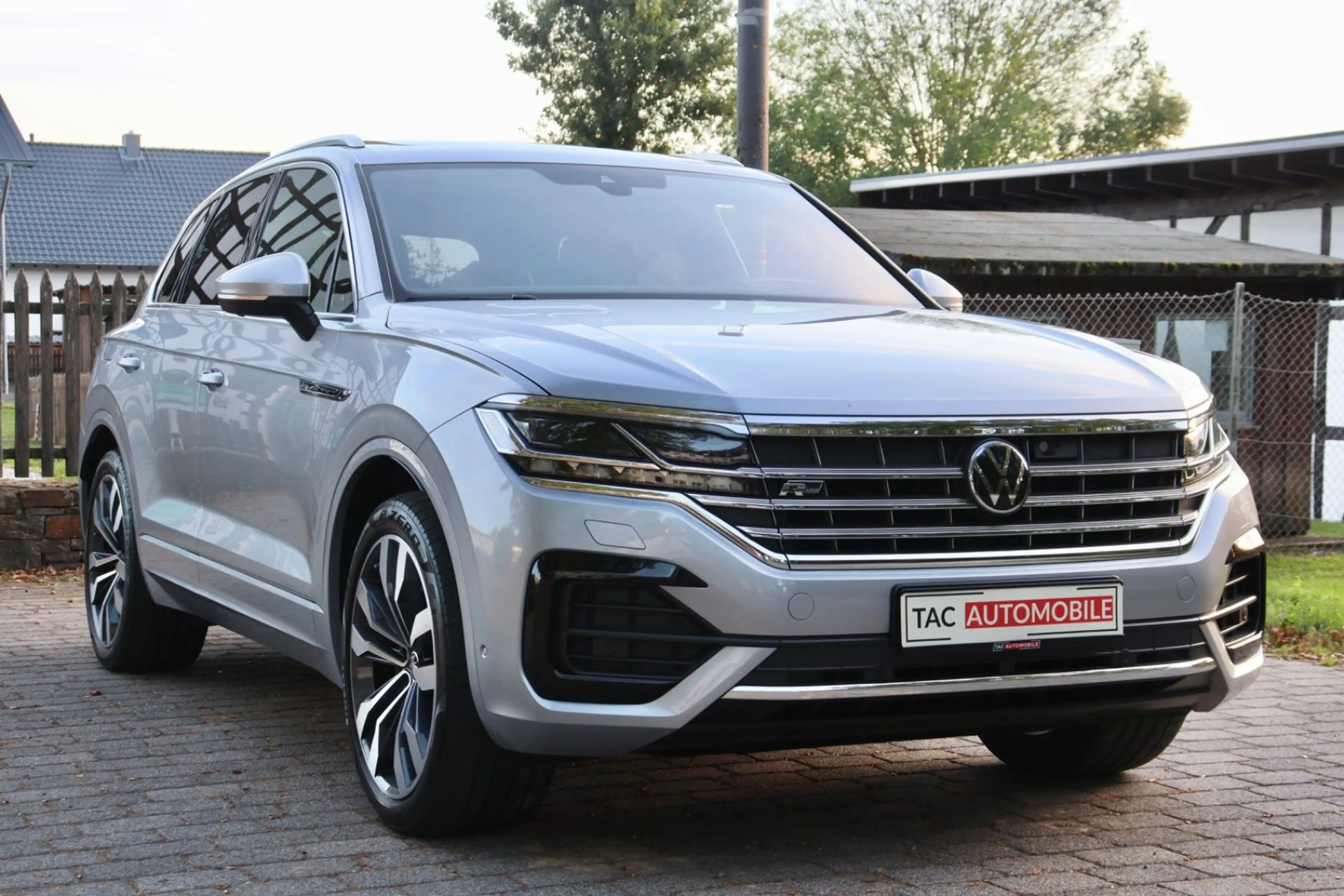 Volkswagen Touareg 2x R-Line 4MO MATRX*LUFT*PANO*AHK*VOLL!* — photo 11
