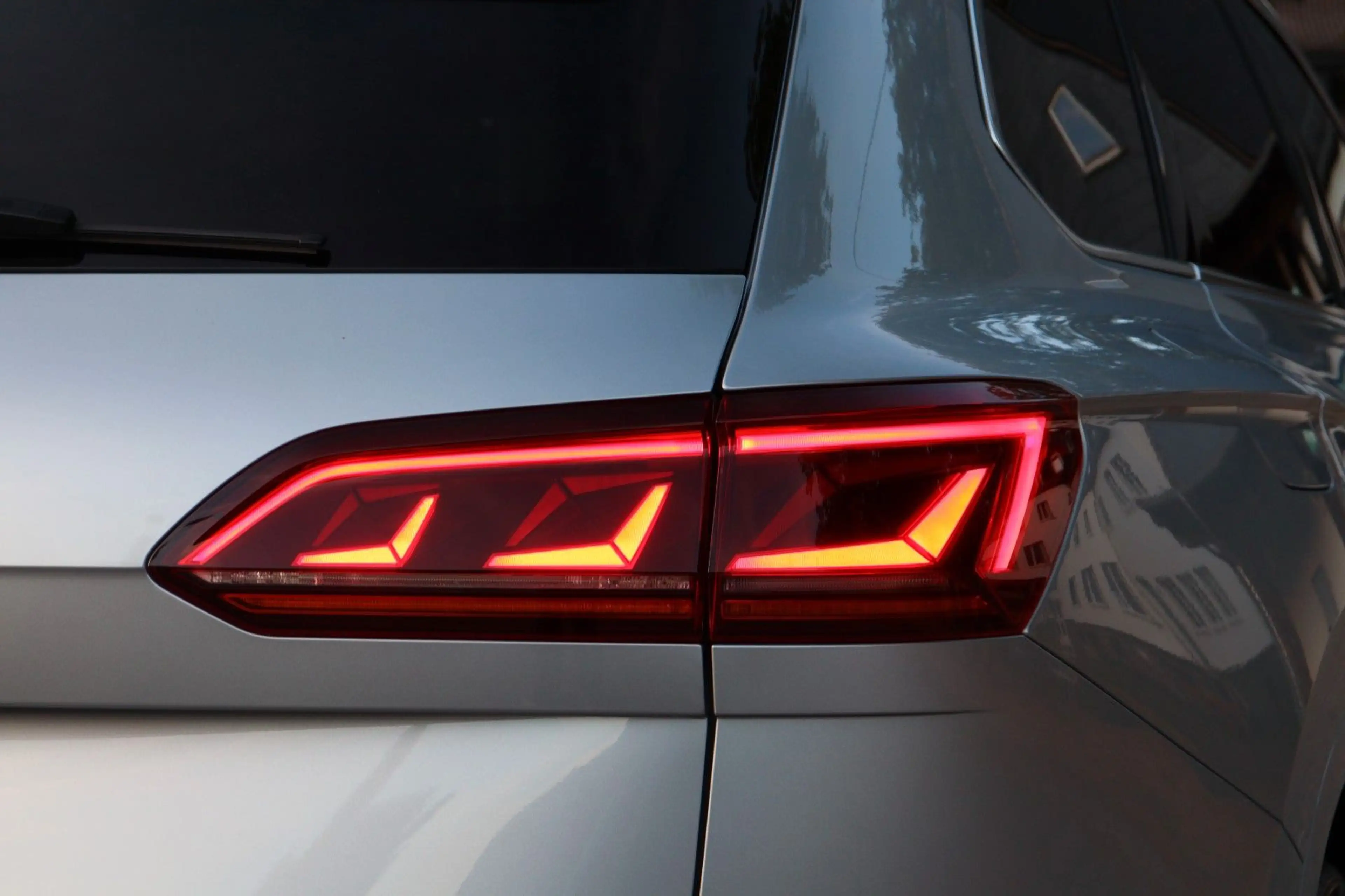 Volkswagen Touareg 2x R-Line 4MO MATRX*LUFT*PANO*AHK*VOLL!* — photo 22
