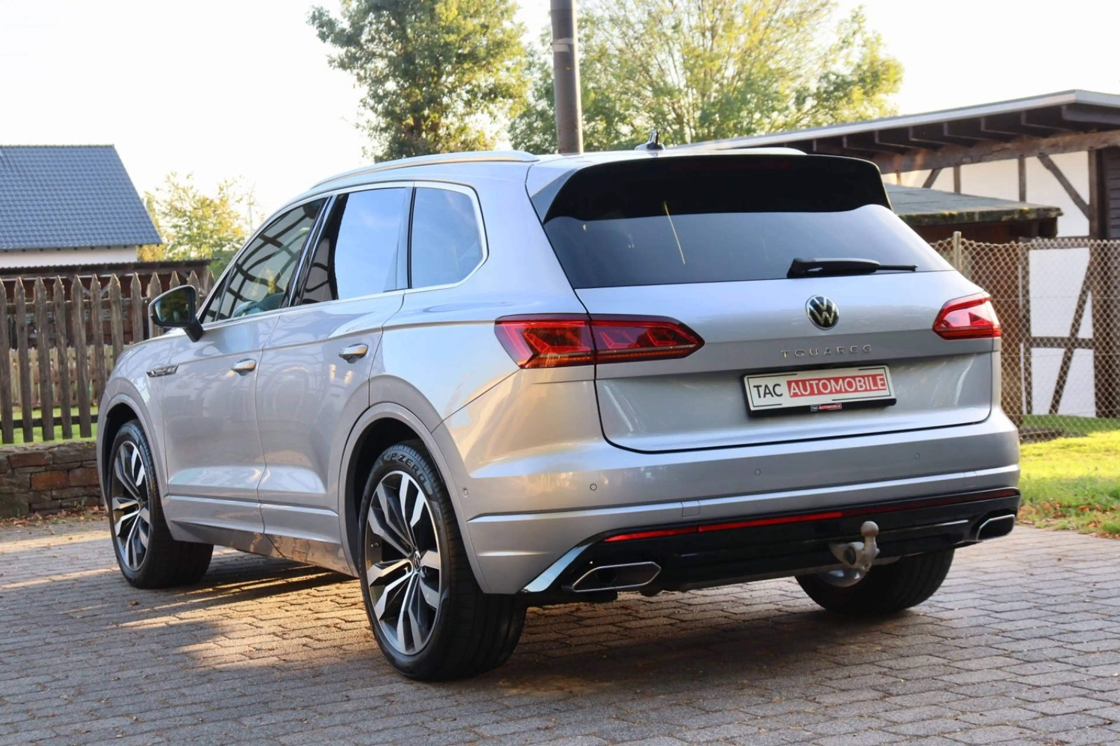 Volkswagen Touareg 2x R-Line 4MO MATRX*LUFT*PANO*AHK*VOLL!* — photo 5