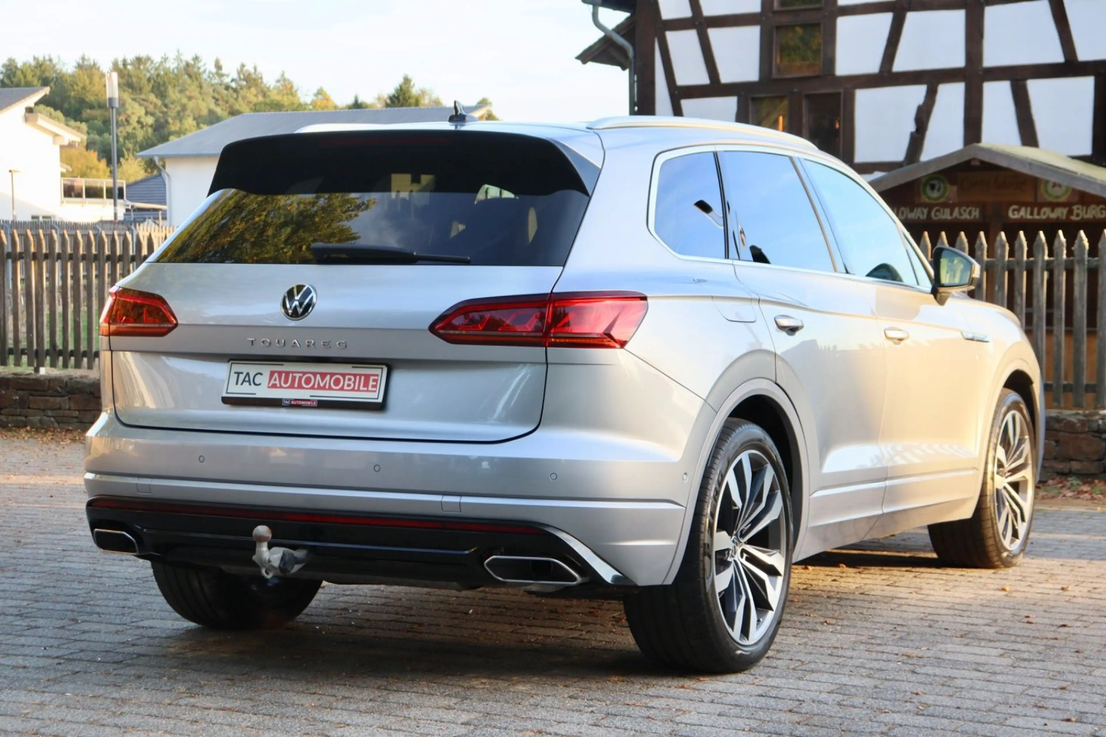 Volkswagen Touareg 2x R-Line 4MO MATRX*LUFT*PANO*AHK*VOLL!* — photo 6