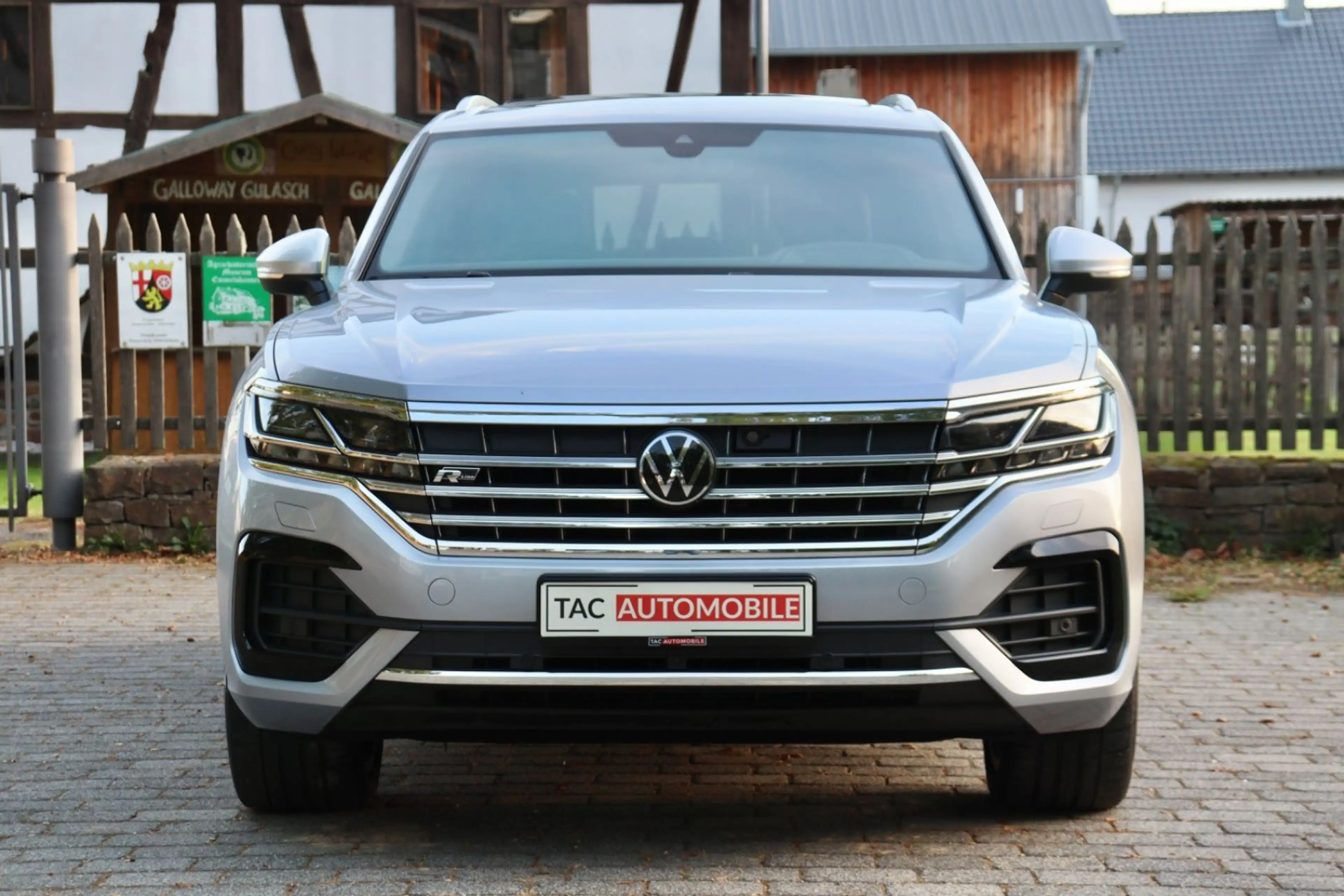 Volkswagen Touareg 2x R-Line 4MO MATRX*LUFT*PANO*AHK*VOLL!* — photo 2