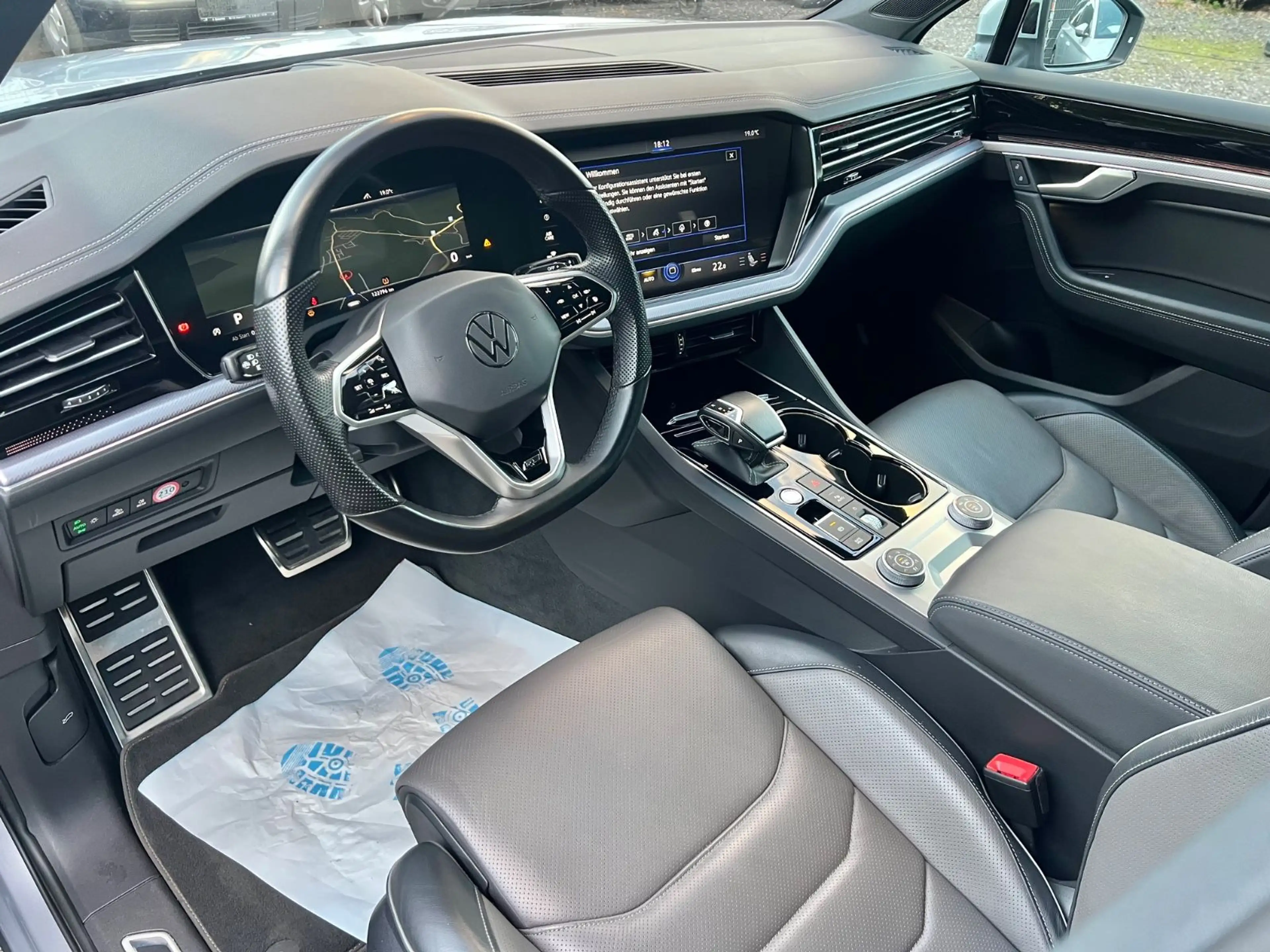 Volkswagen Touareg 2x R-Line 4MO MATRX*LUFT*PANO*AHK*VOLL!* — photo 3
