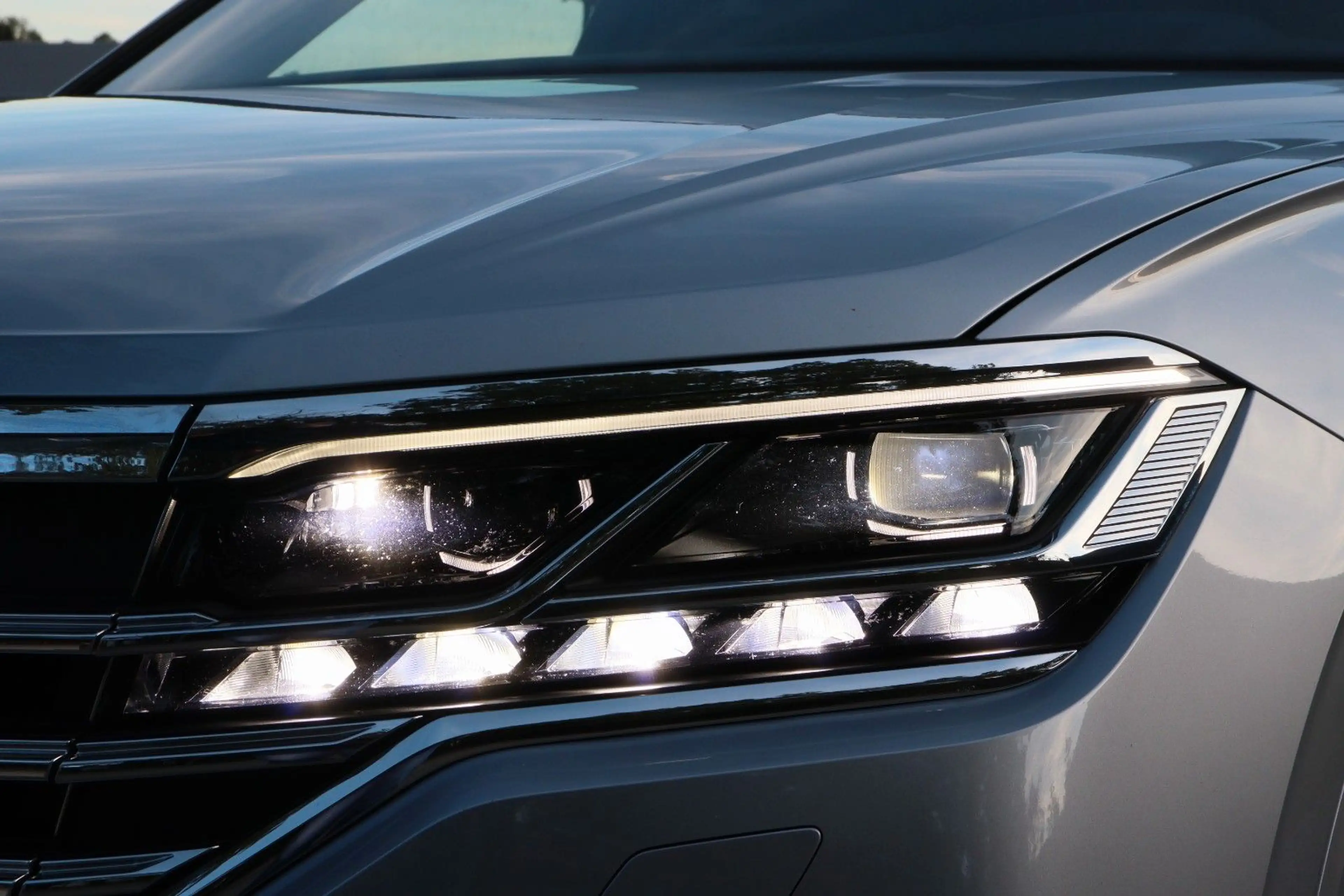 Volkswagen Touareg 2x R-Line 4MO MATRX*LUFT*PANO*AHK*VOLL!* — photo 23