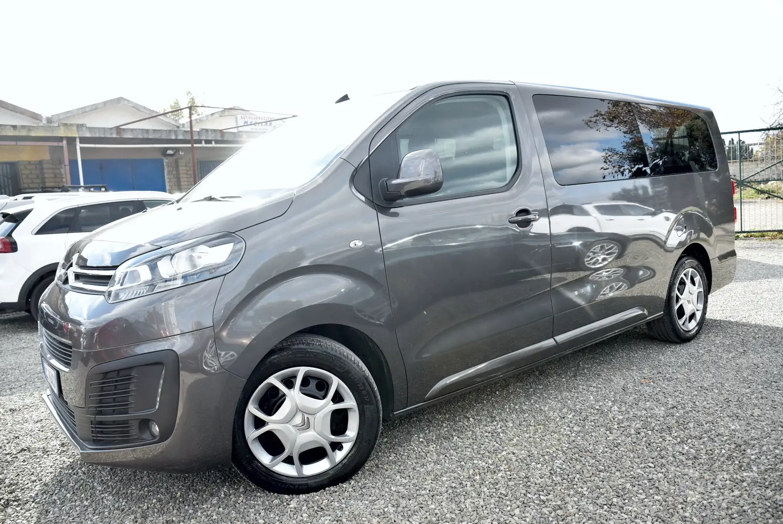 Citroen Jumpy 9posti IVA DETR 2.0Hdi AUT-ANDROID-CARPLAY-SENSORI Grigio - 1