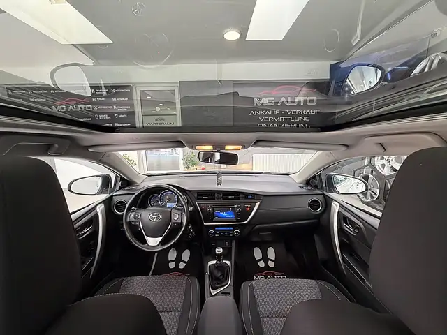 Toyota Auris view 16