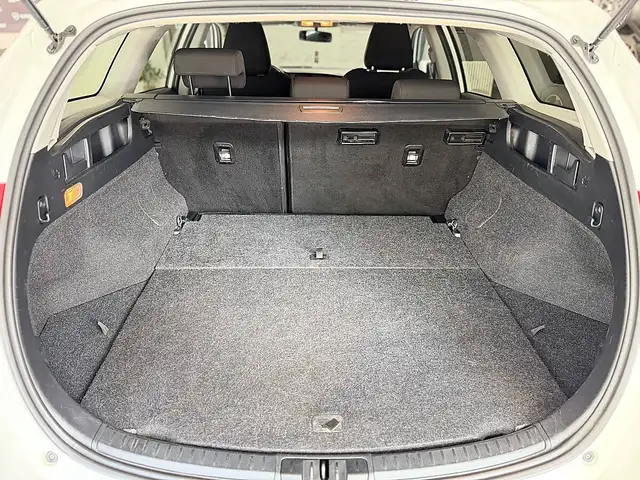 Toyota Auris view 13