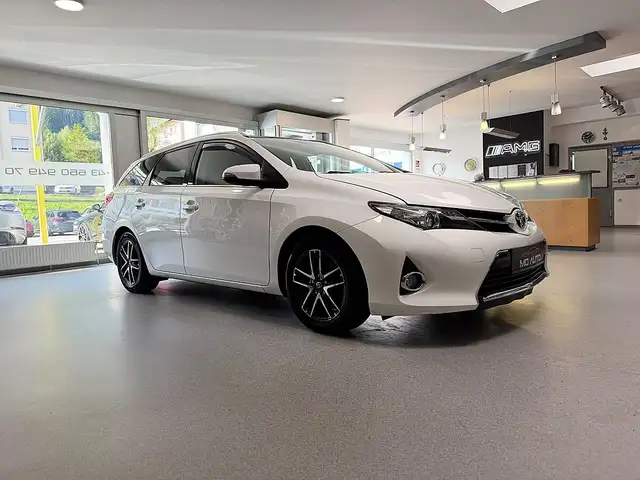 Toyota Auris view 7