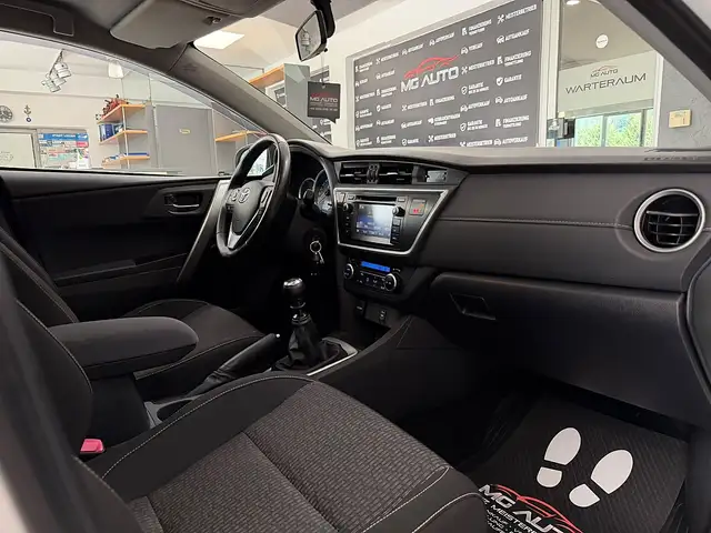 Toyota Auris view 21