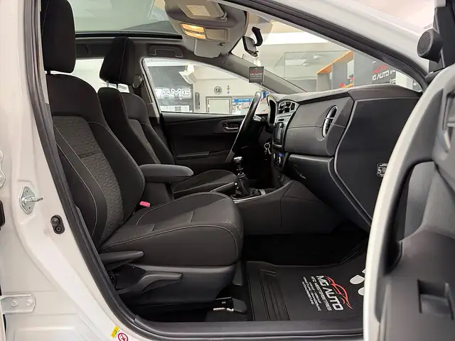 Toyota Auris view 19